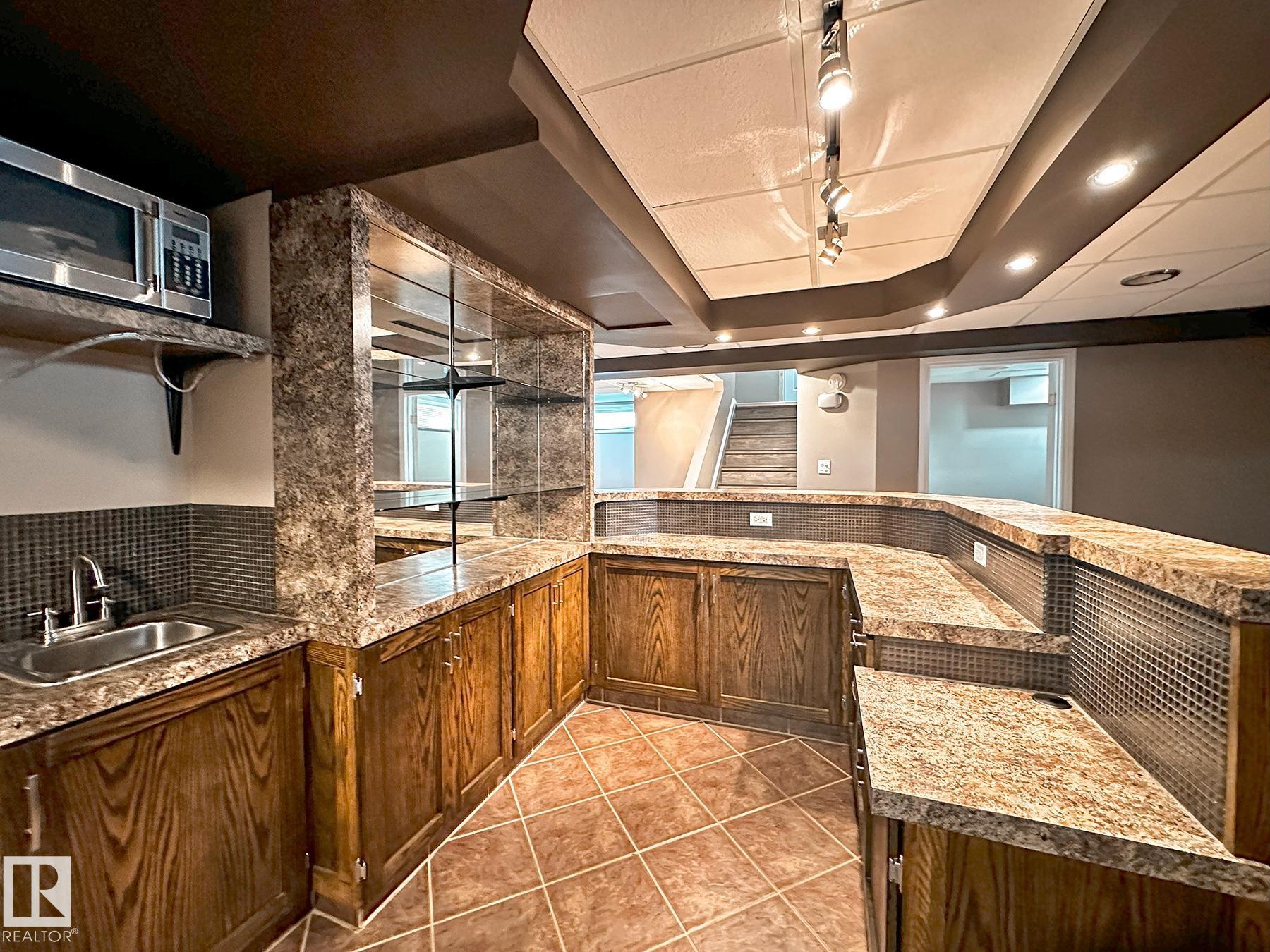 Photo 31 at 11403 149 Avenue NW, Caernarvon, Edmonton
