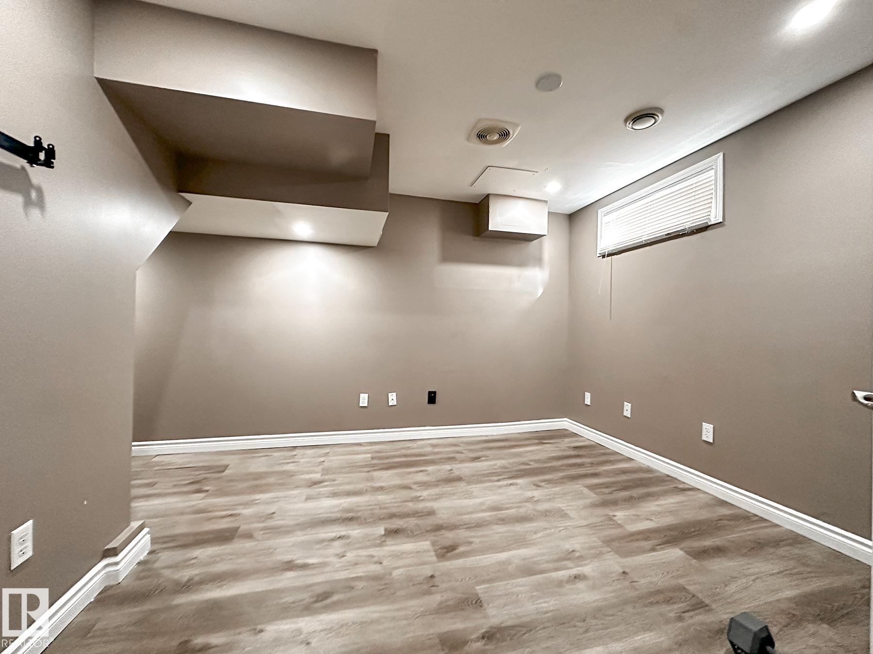 Photo 33 at 11403 149 Avenue NW, Caernarvon, Edmonton