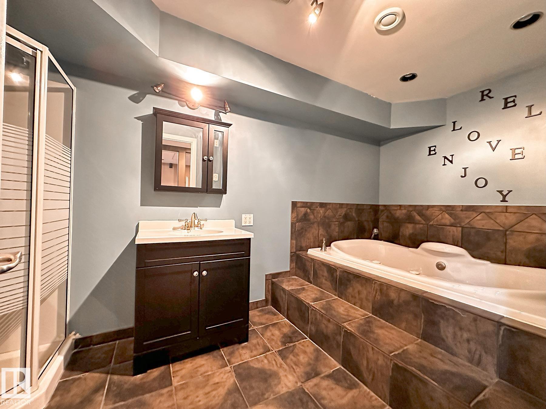 Photo 35 at 11403 149 Avenue NW, Caernarvon, Edmonton