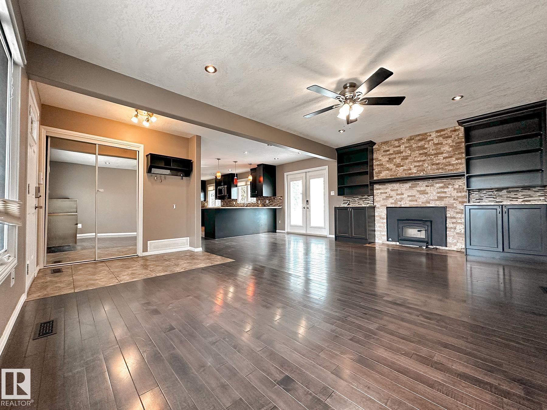 Photo 5 at 11403 149 Avenue NW, Caernarvon, Edmonton