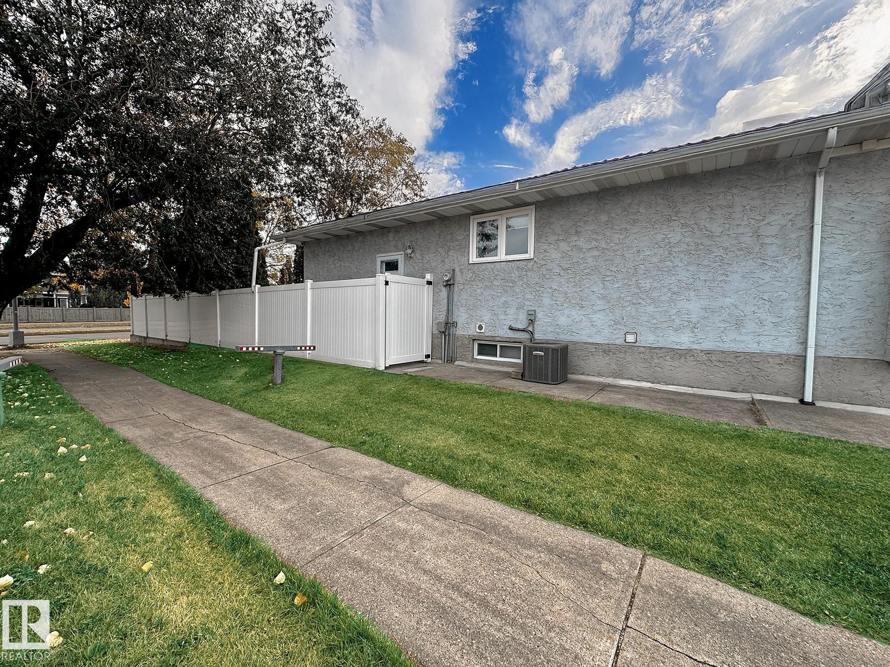 Photo 46 at 11403 149 Avenue NW, Caernarvon, Edmonton