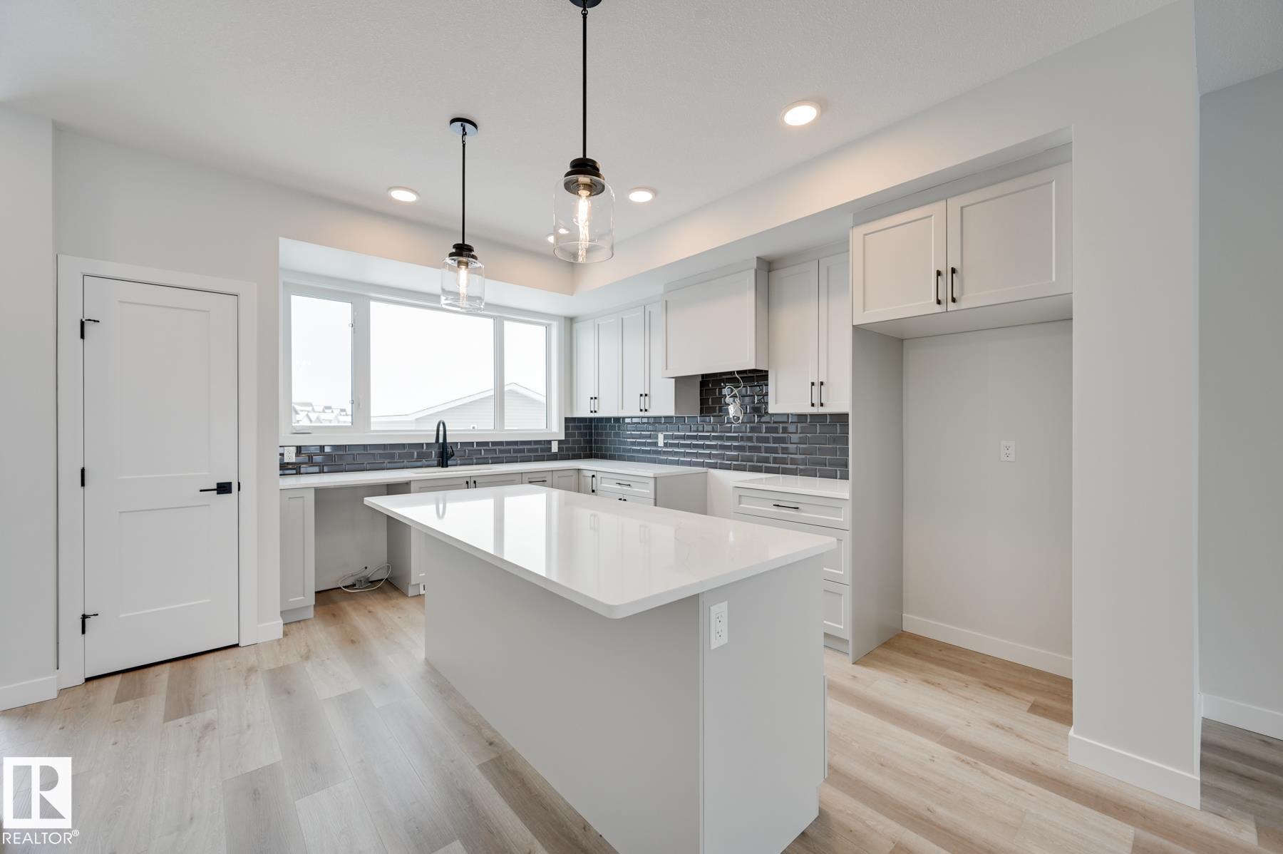 Photo 3 at 206 Starling, South Fort, Fort Saskatchewan