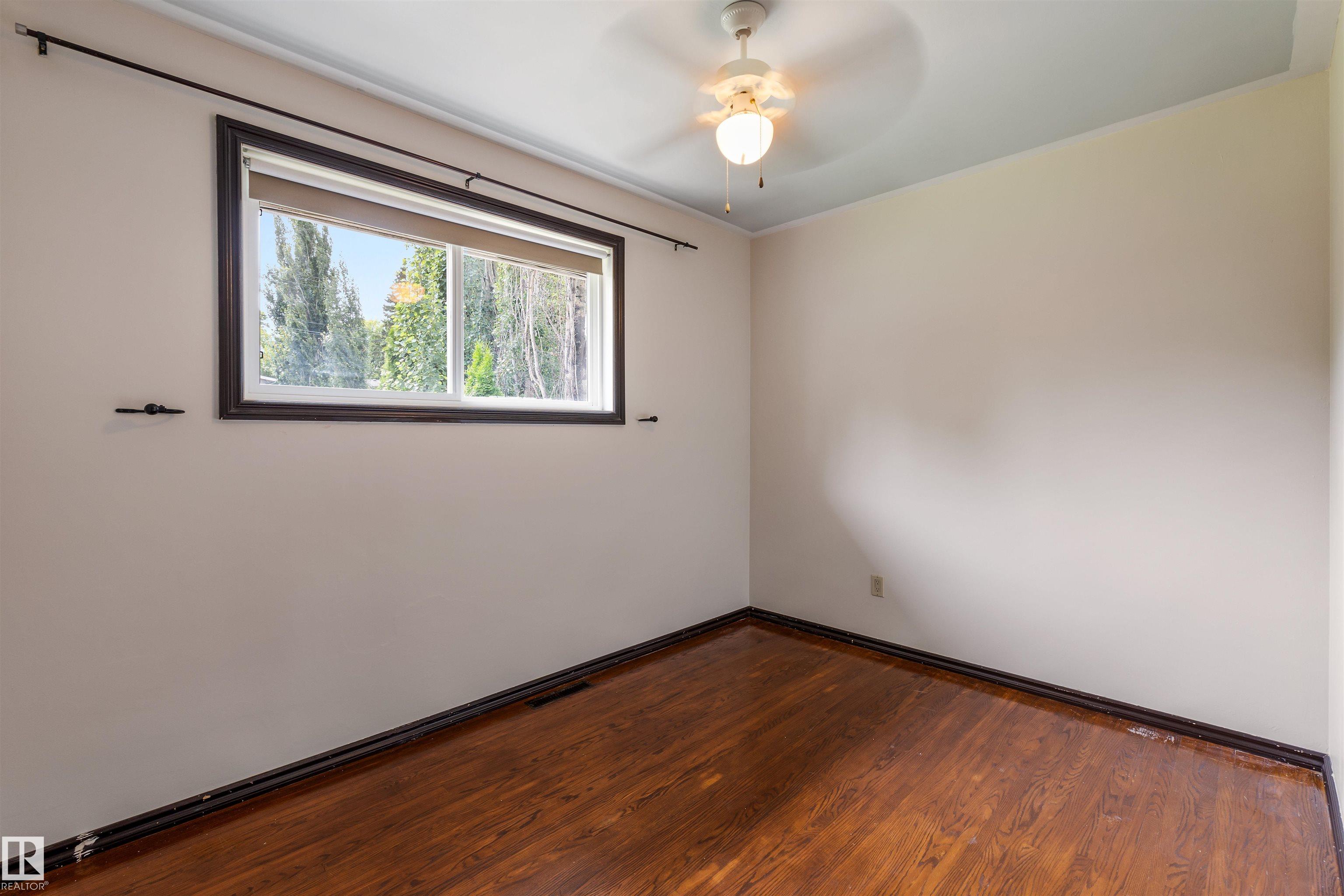 Photo 18 at 52 Belmont Drive, Braeside, St. Albert