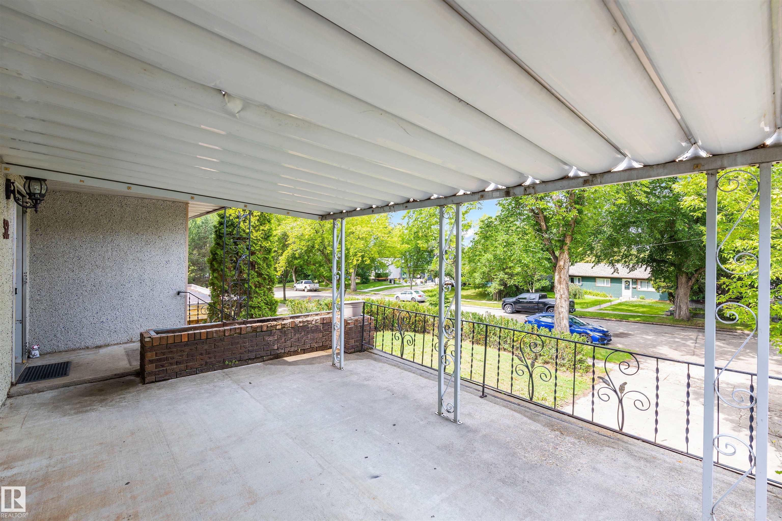 Photo 4 at 52 Belmont Drive, Braeside, St. Albert