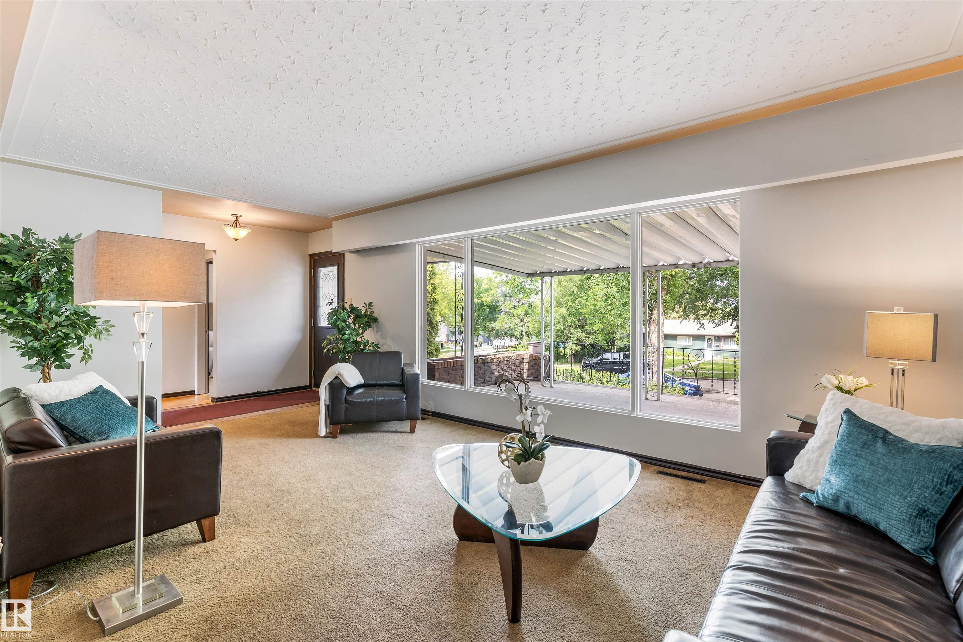 Photo 8 at 52 Belmont Drive, Braeside, St. Albert
