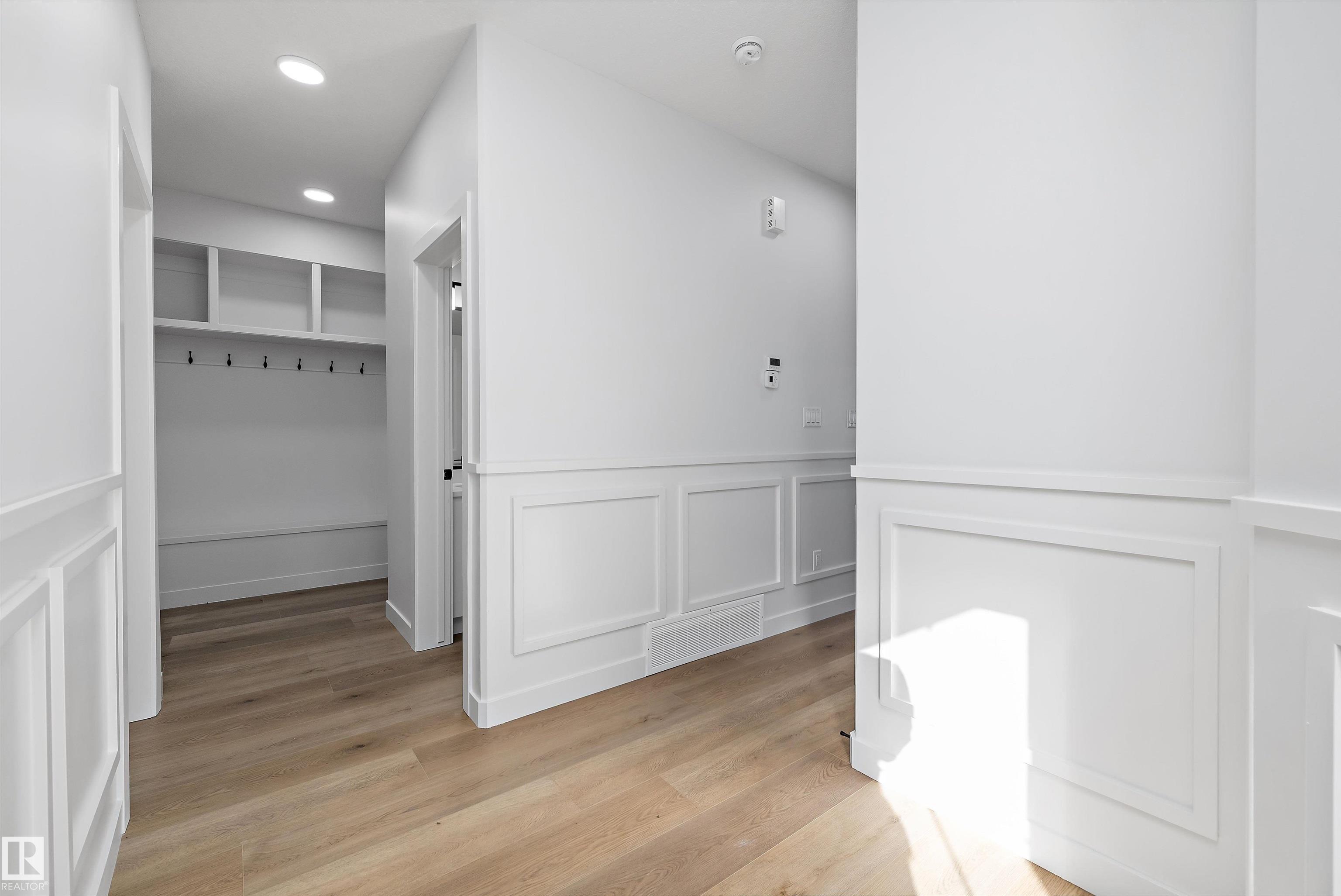 Photo 3 at 28 Chartres Close, Chérot, St. Albert