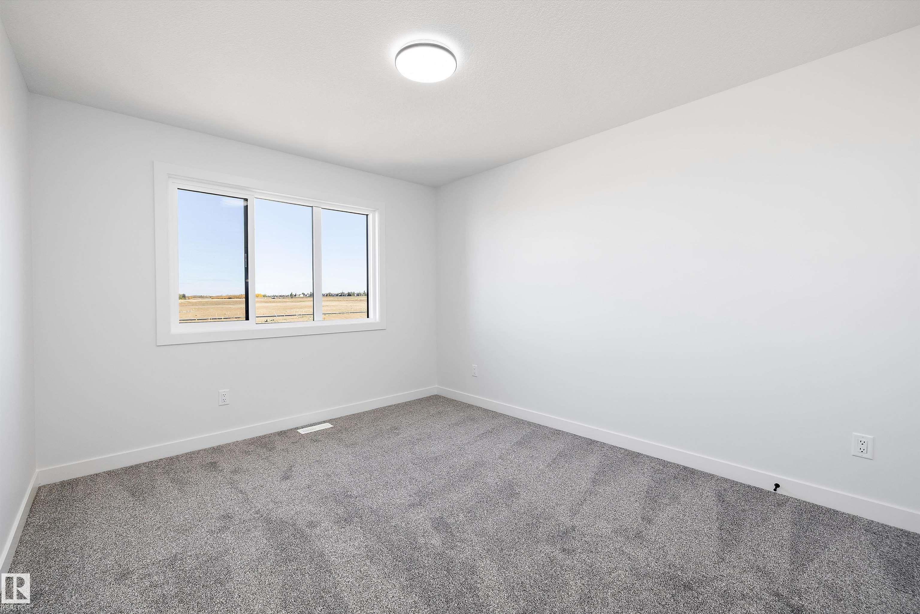 Photo 34 at 28 Chartres Close, Chérot, St. Albert