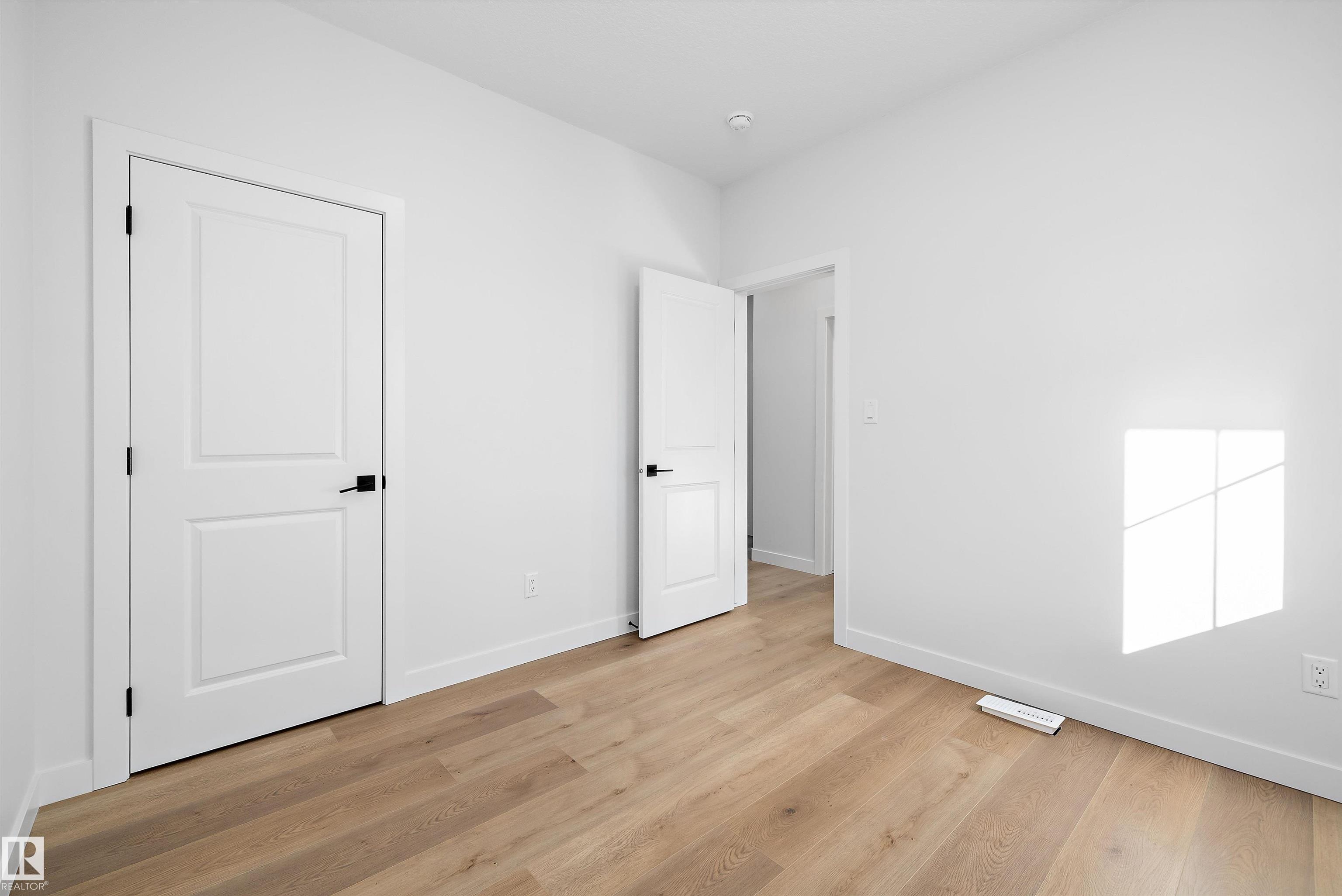 Photo 7 at 28 Chartres Close, Chérot, St. Albert