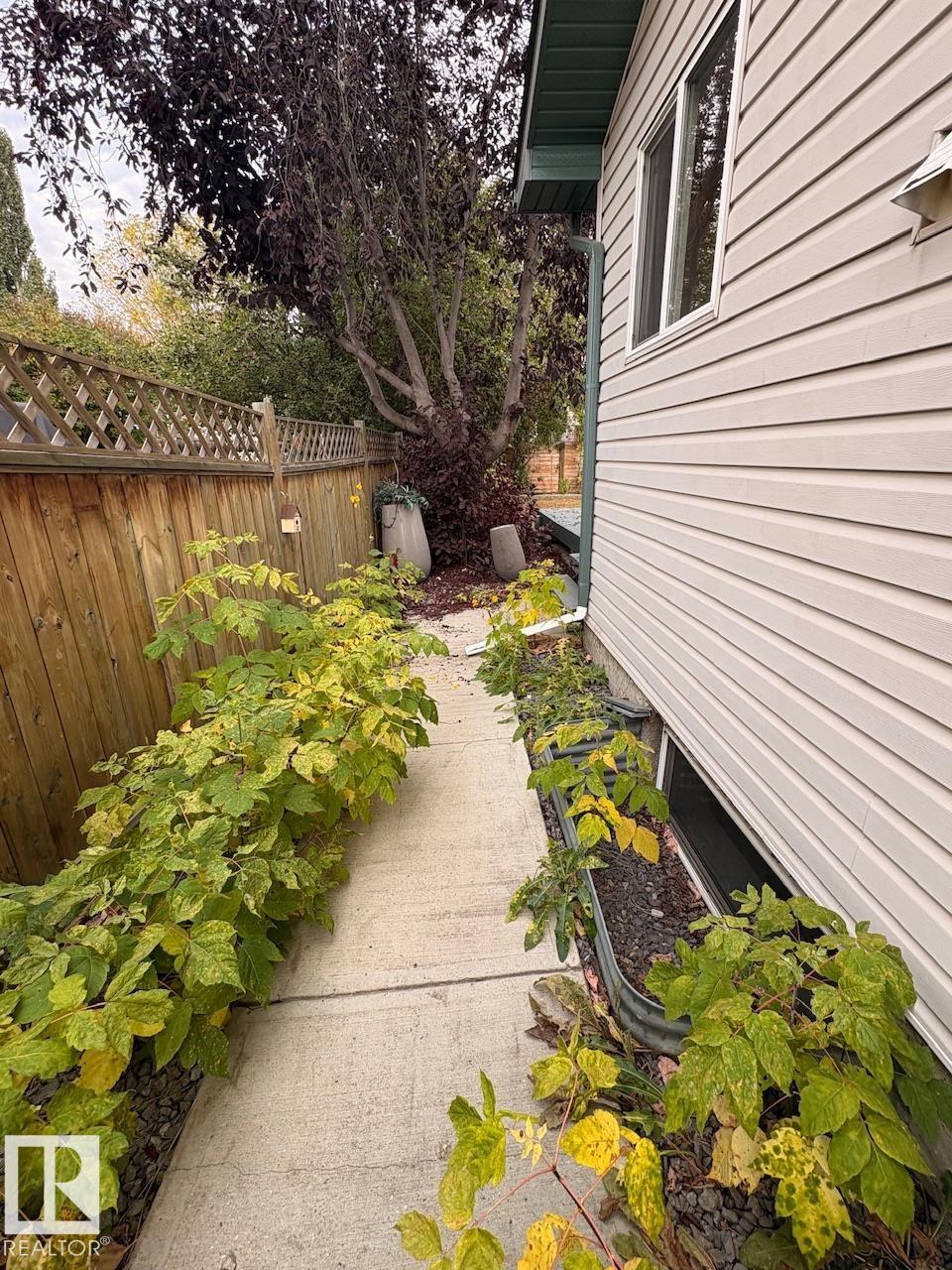 Photo 16 at 88 Landsdowne Drive, Lakewood, Spruce Grove