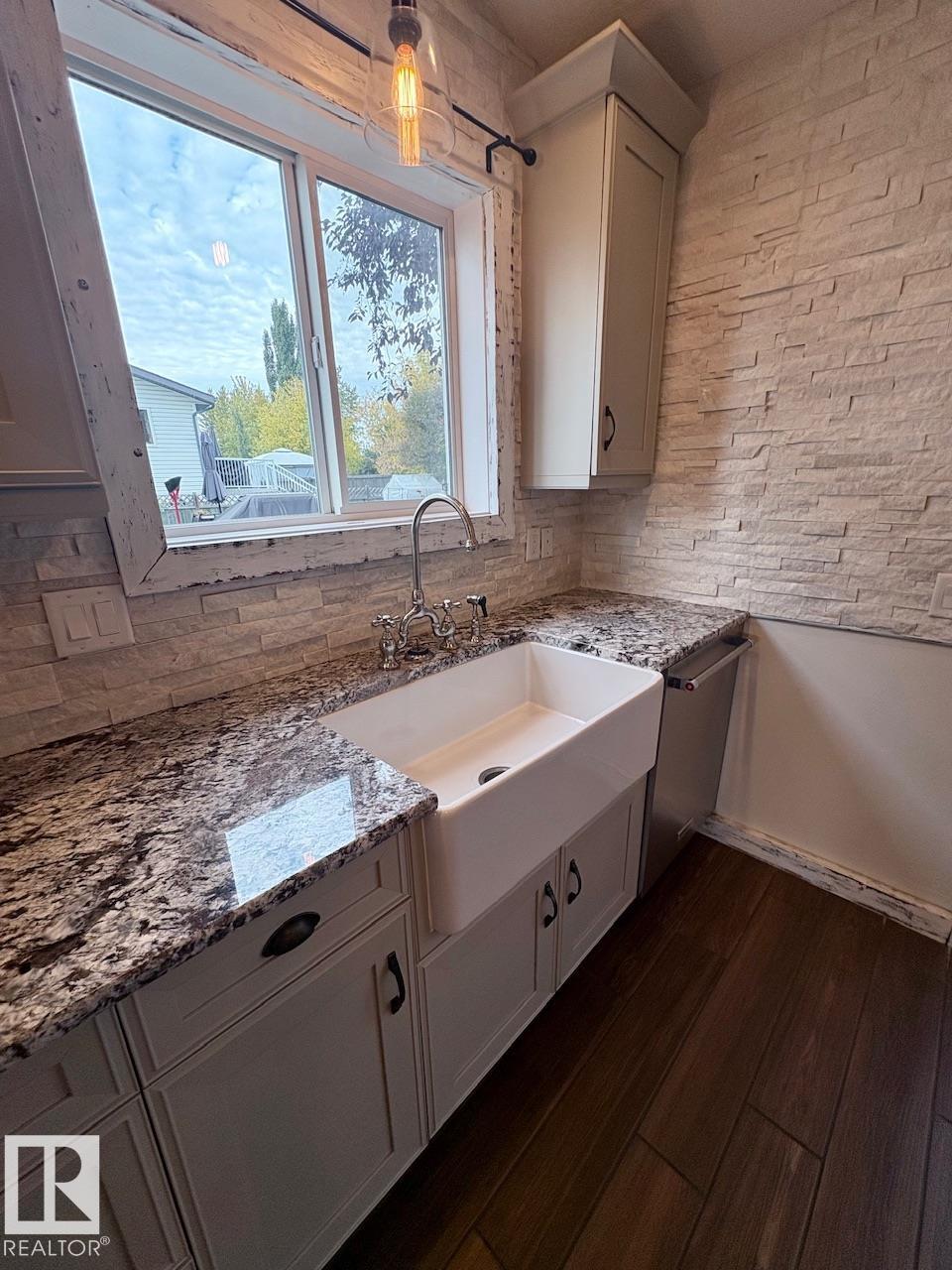 Photo 5 at 88 Landsdowne Drive, Lakewood, Spruce Grove