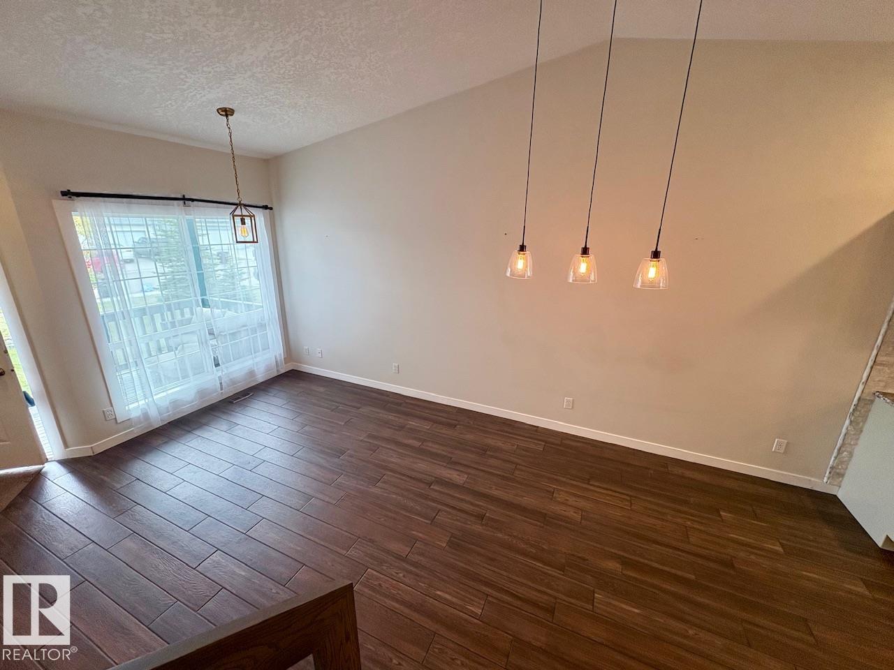 Photo 6 at 88 Landsdowne Drive, Lakewood, Spruce Grove