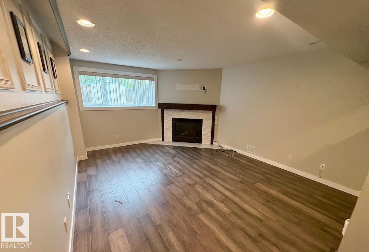 Photo 7 at 88 Landsdowne Drive, Lakewood, Spruce Grove