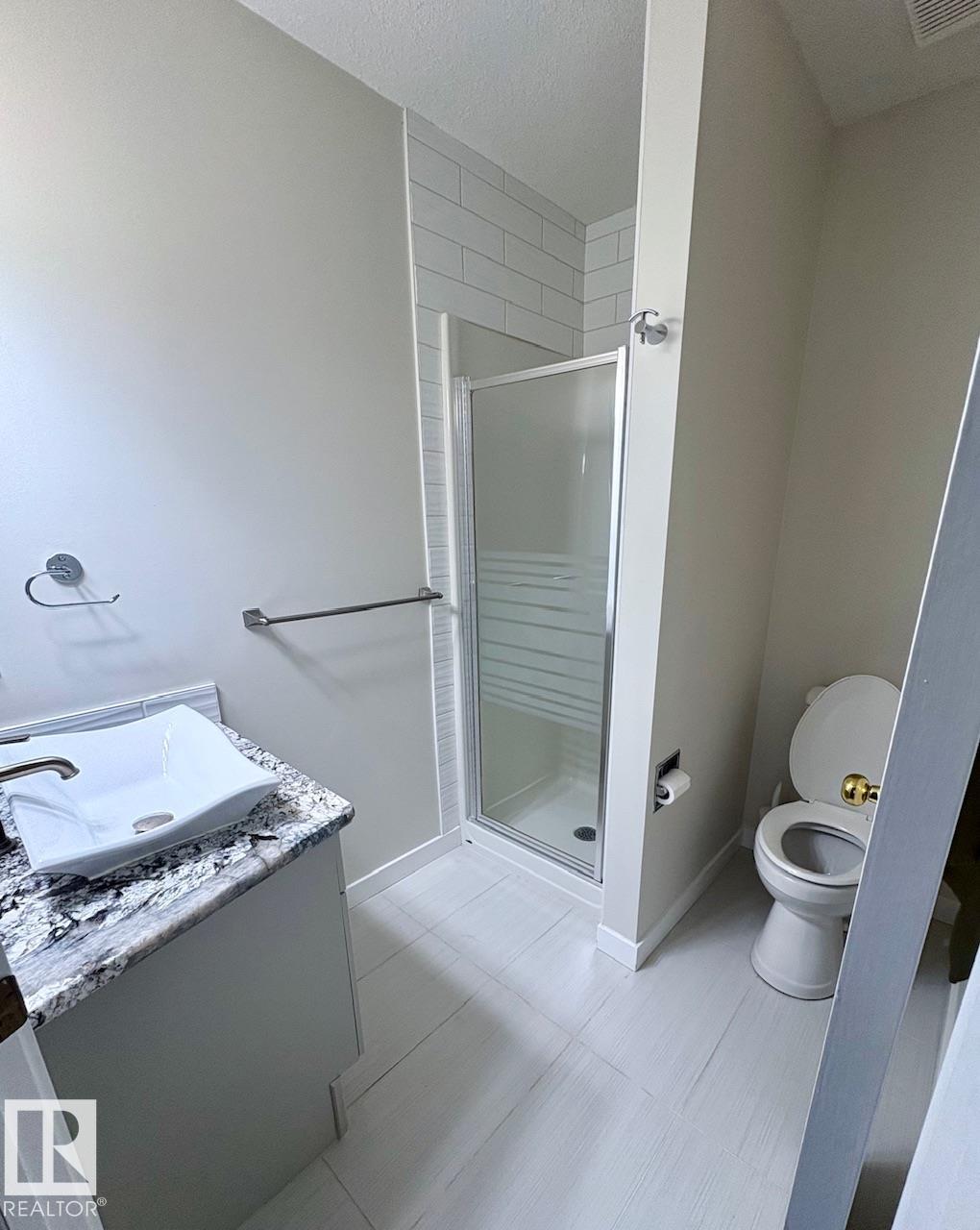 Photo 9 at 88 Landsdowne Drive, Lakewood, Spruce Grove