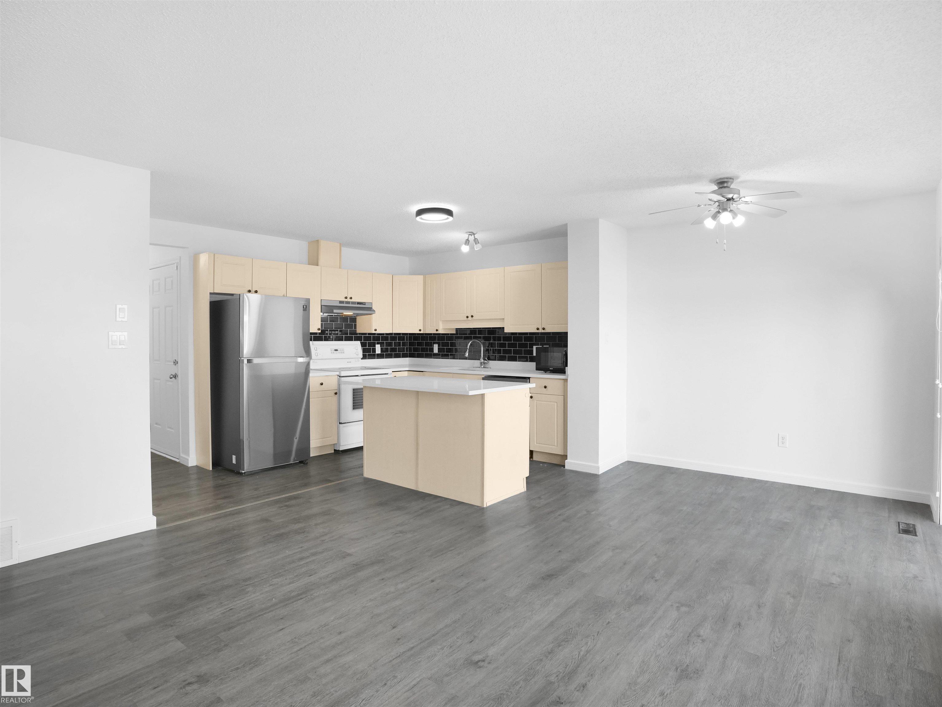 Photo 12 at 2832 26 Street NW, Silver Berry, Edmonton