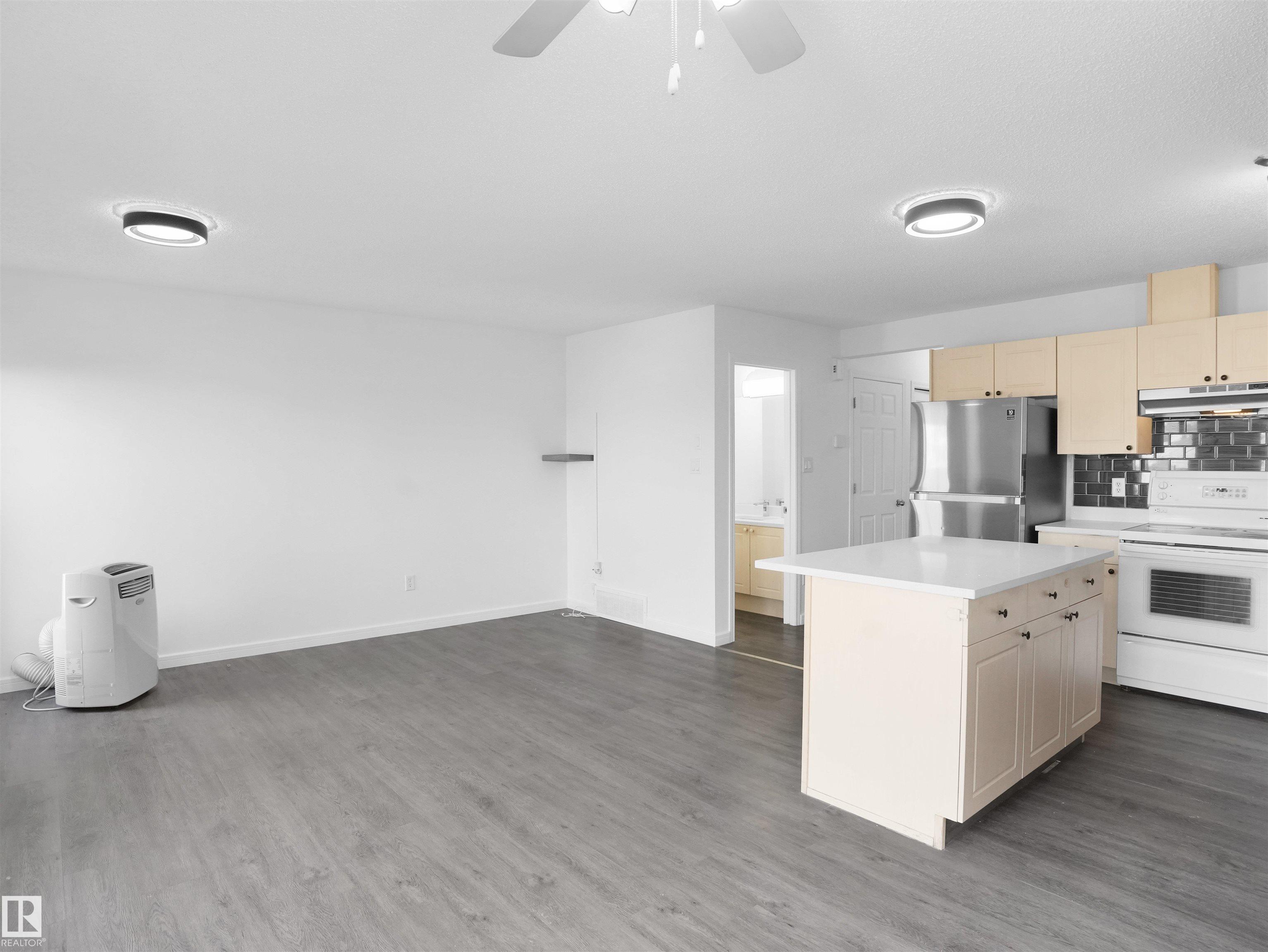Photo 13 at 2832 26 Street NW, Silver Berry, Edmonton