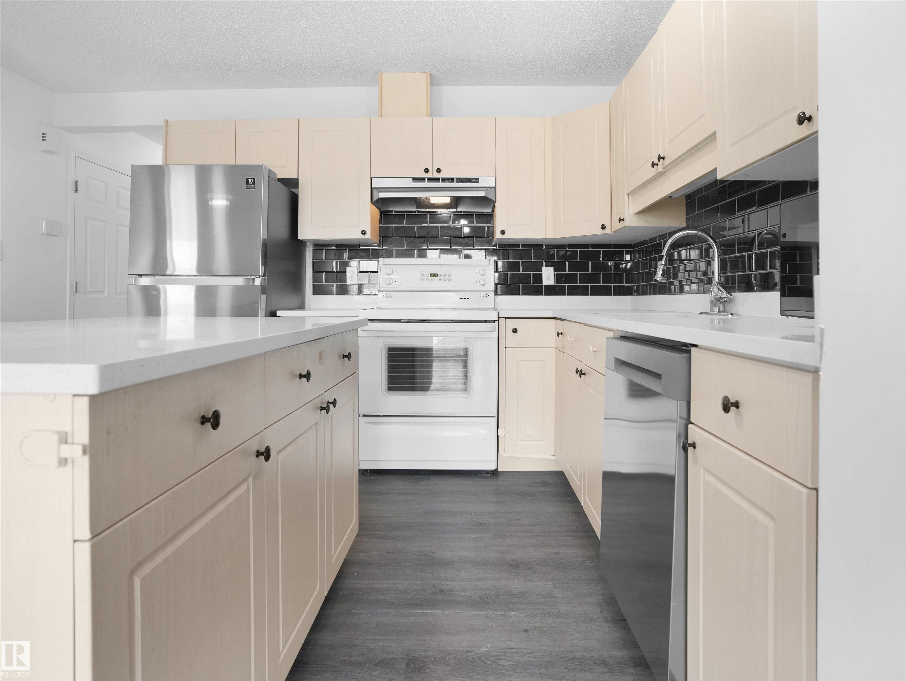 Photo 14 at 2832 26 Street NW, Silver Berry, Edmonton