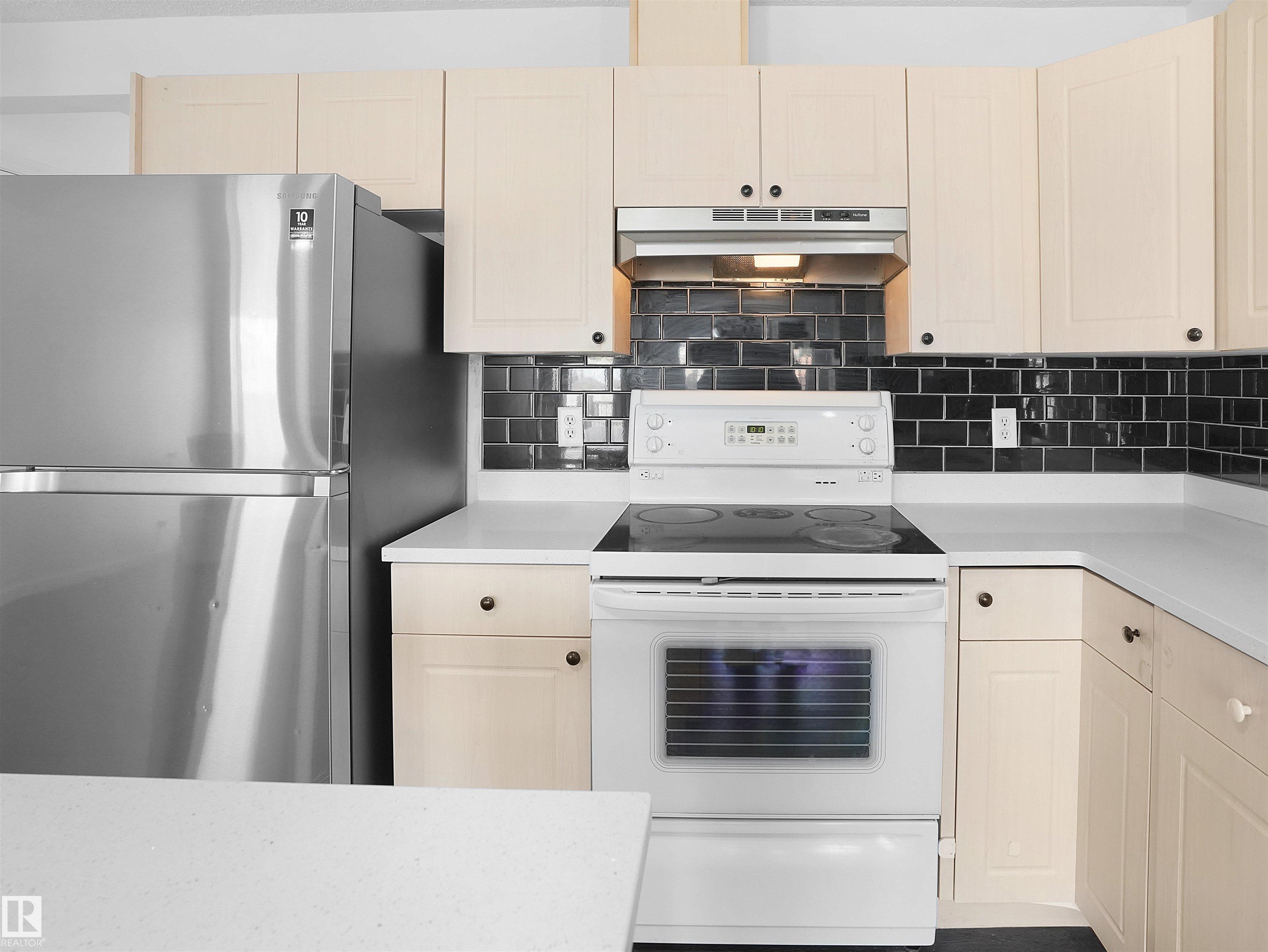 Photo 15 at 2832 26 Street NW, Silver Berry, Edmonton