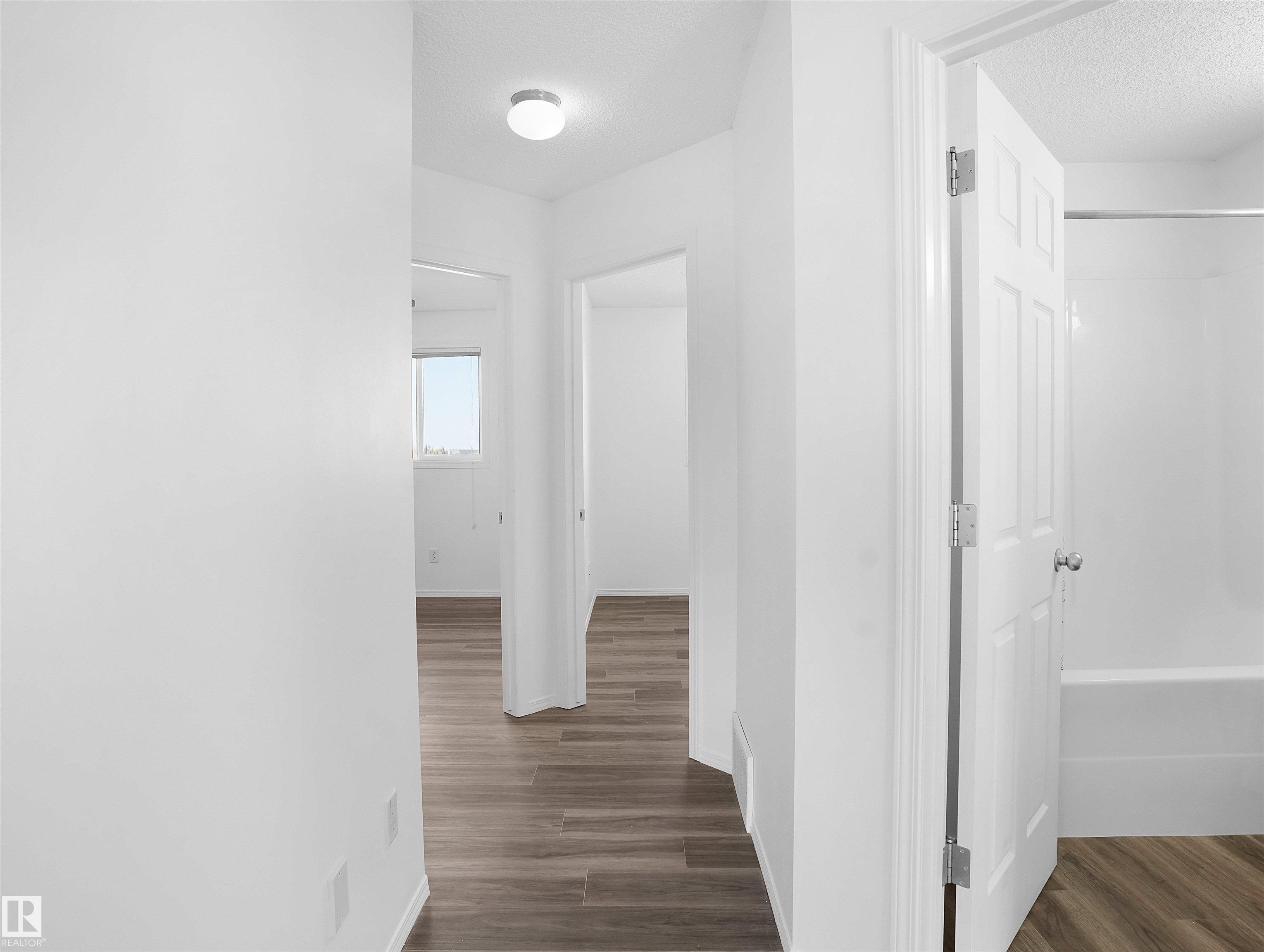 Photo 17 at 2832 26 Street NW, Silver Berry, Edmonton