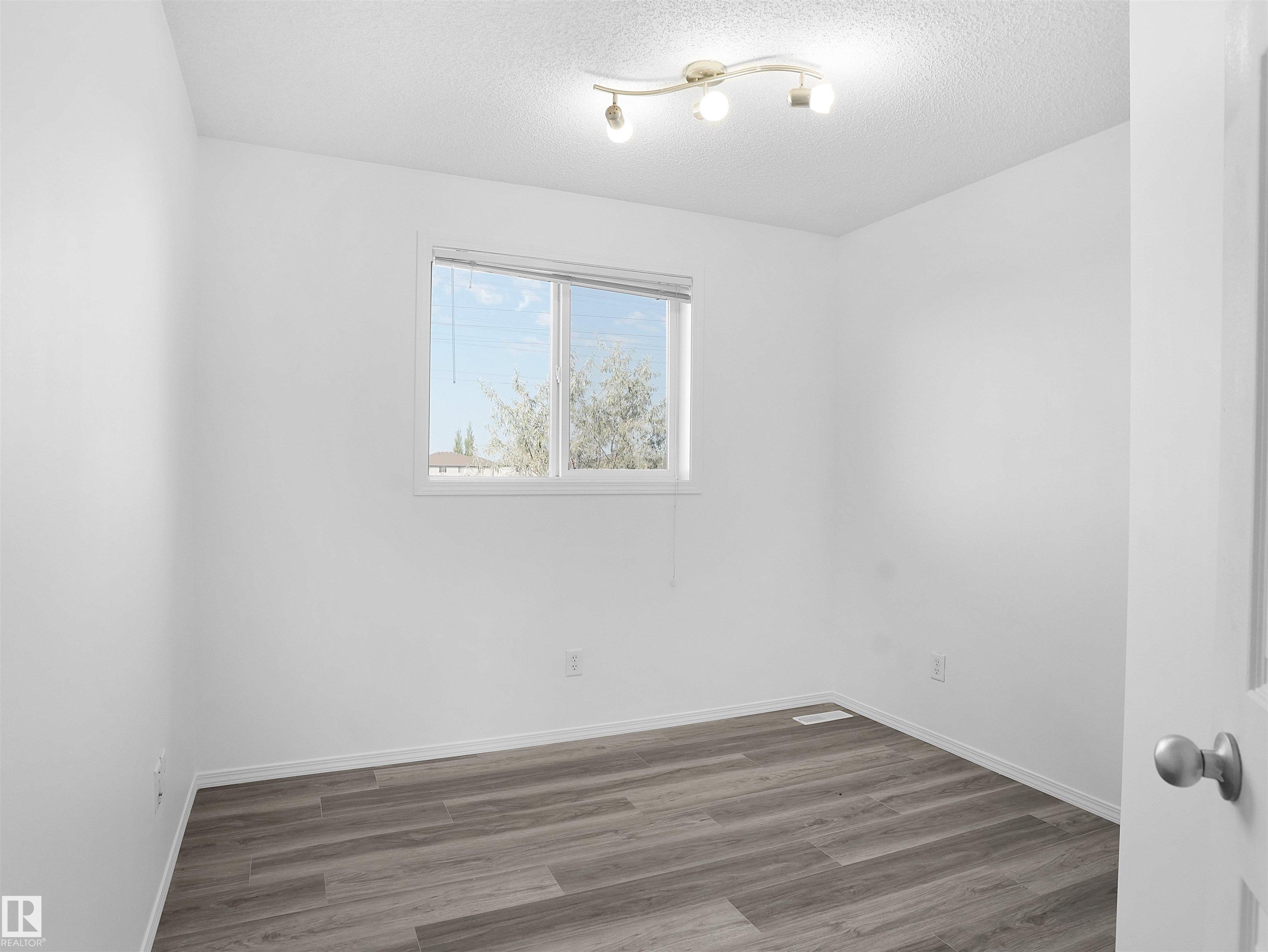 Photo 25 at 2832 26 Street NW, Silver Berry, Edmonton