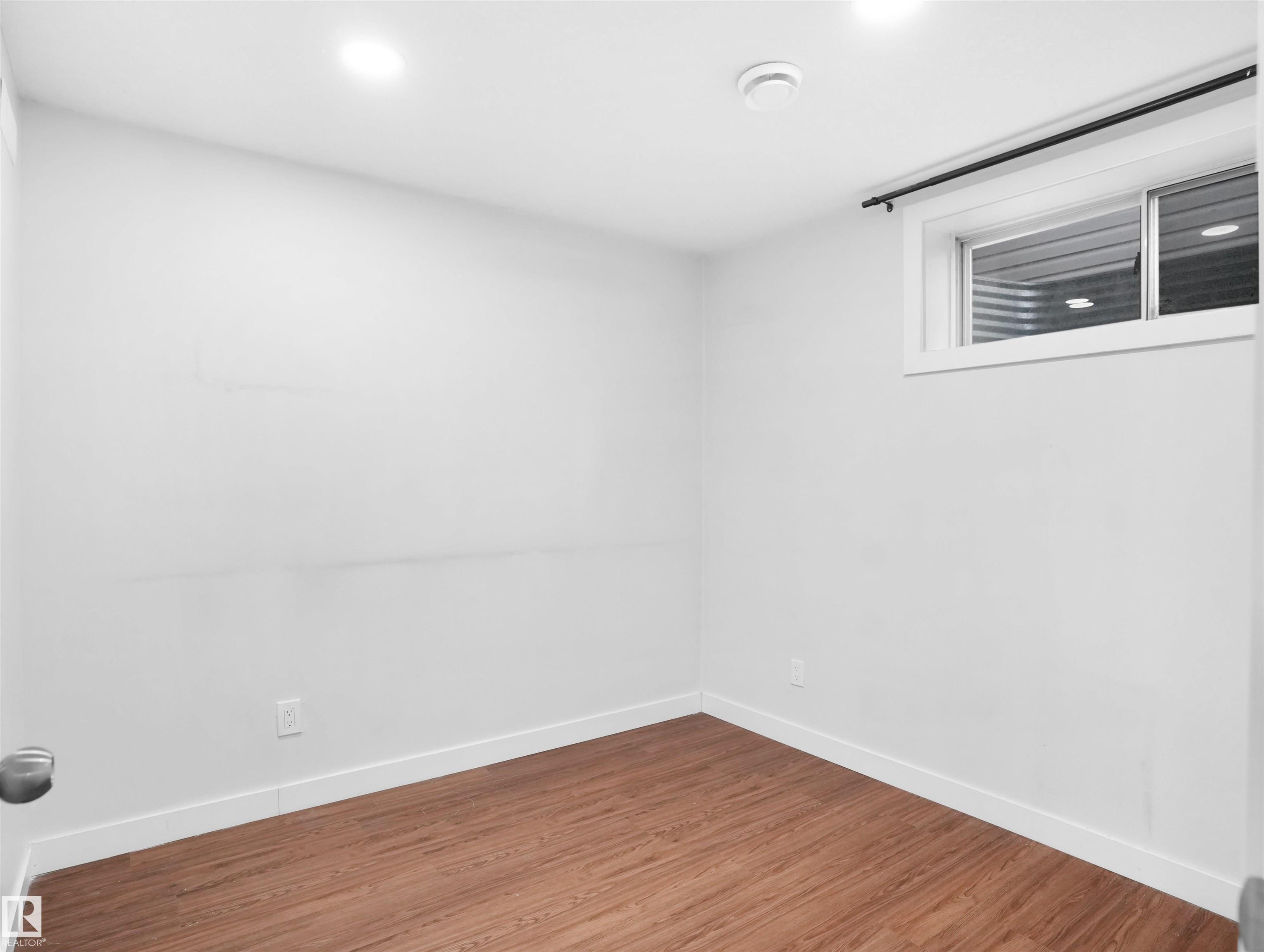 Photo 31 at 2832 26 Street NW, Silver Berry, Edmonton