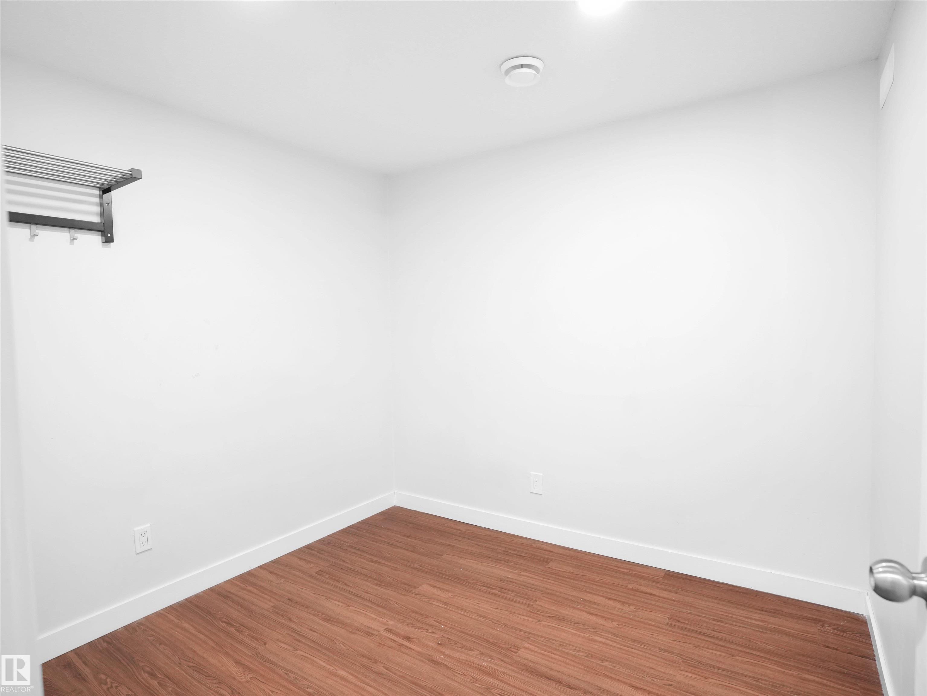 Photo 32 at 2832 26 Street NW, Silver Berry, Edmonton