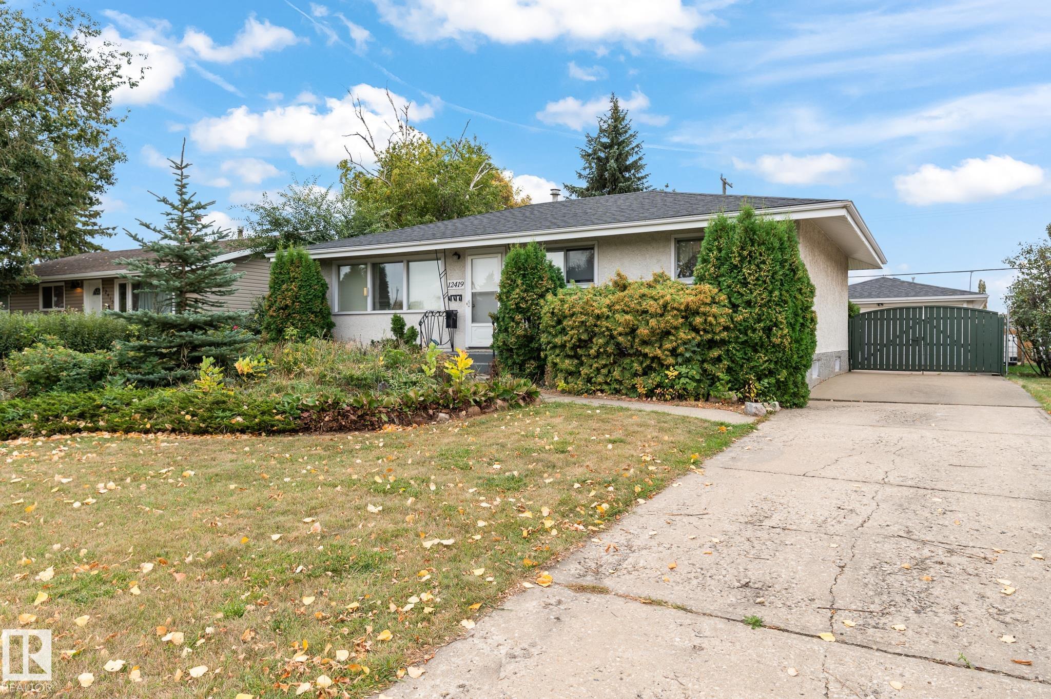 12419 135a Avenue NW, Kensington, Edmonton 