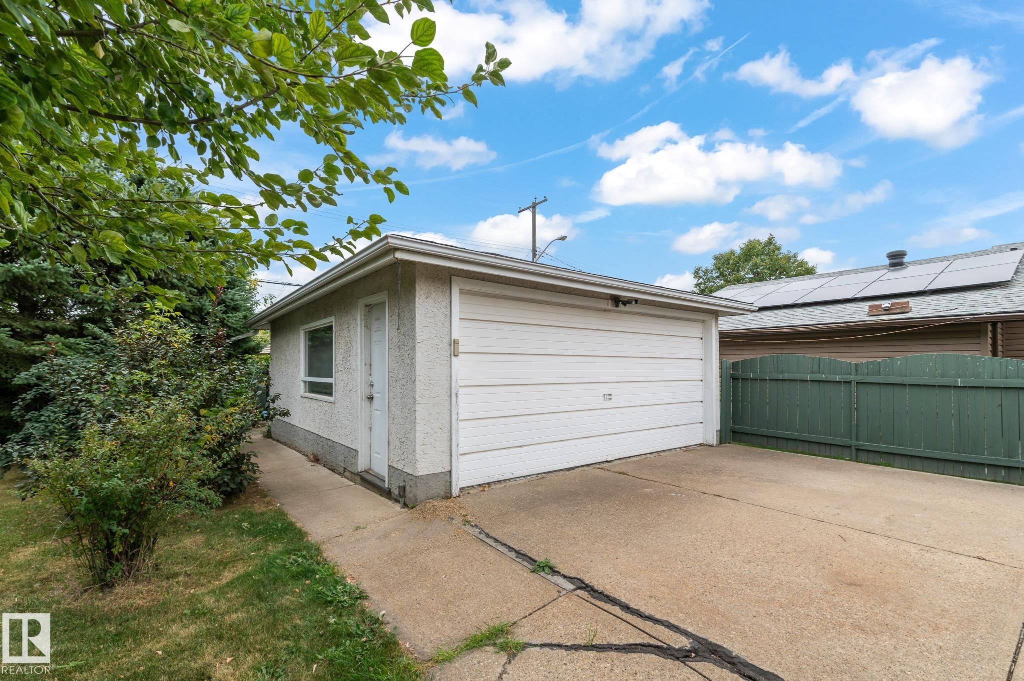Photo 34 at 12419 135a Avenue NW, Kensington, Edmonton