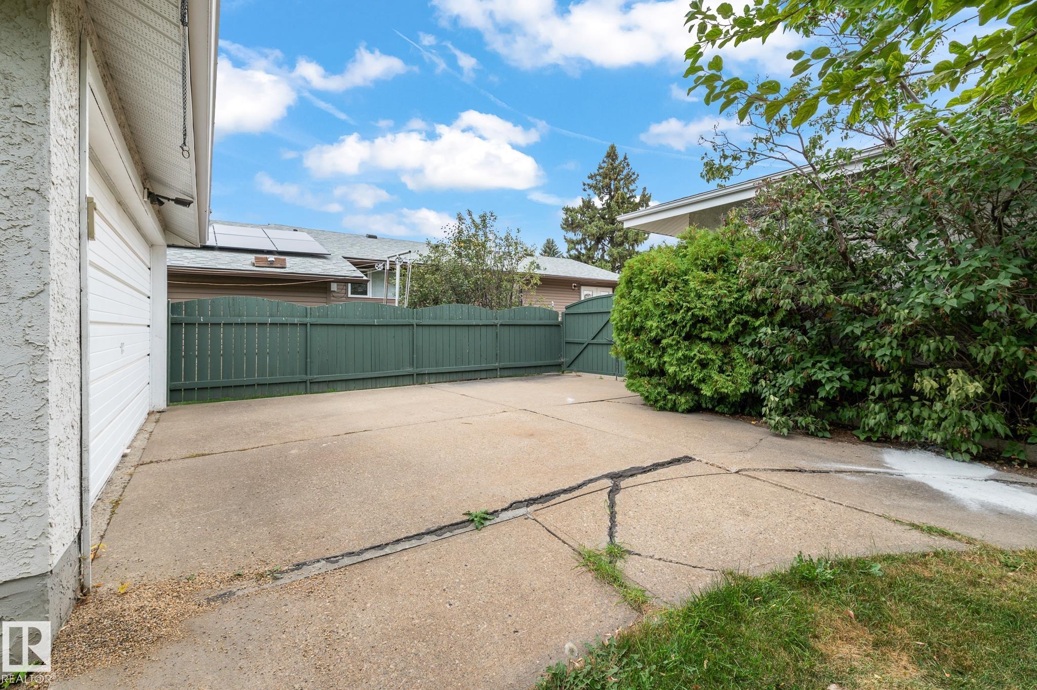 Photo 36 at 12419 135a Avenue NW, Kensington, Edmonton