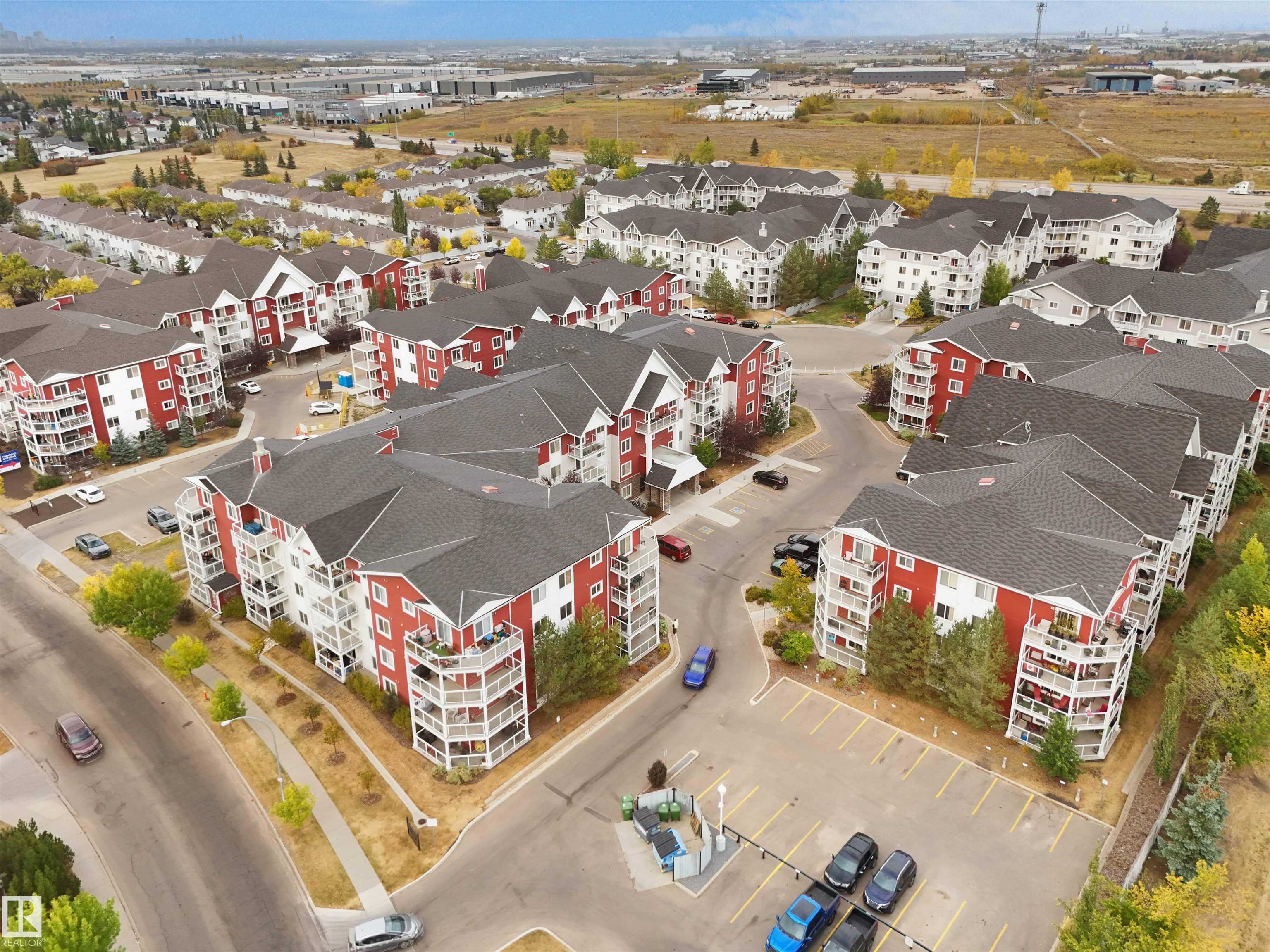 Photo 4 at 101 - 2207 44 Avenue NW, Larkspur, Edmonton
