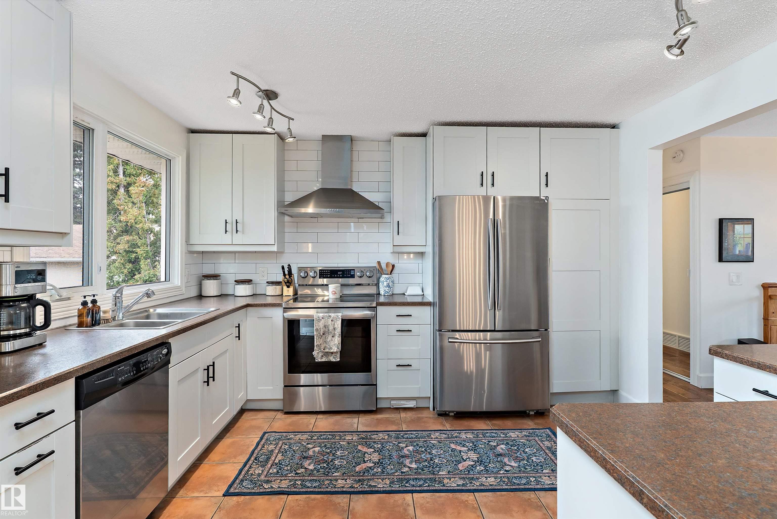 Photo 9 at 25 Grant Avenue, Glen Allan, Sherwood Park