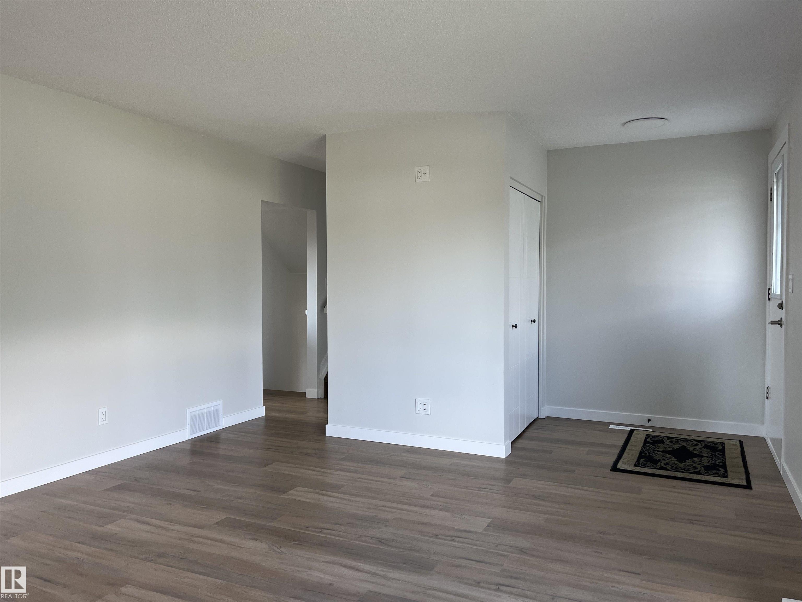 Photo 11 at 9108 169 Street NW, West Meadowlark Park, Edmonton