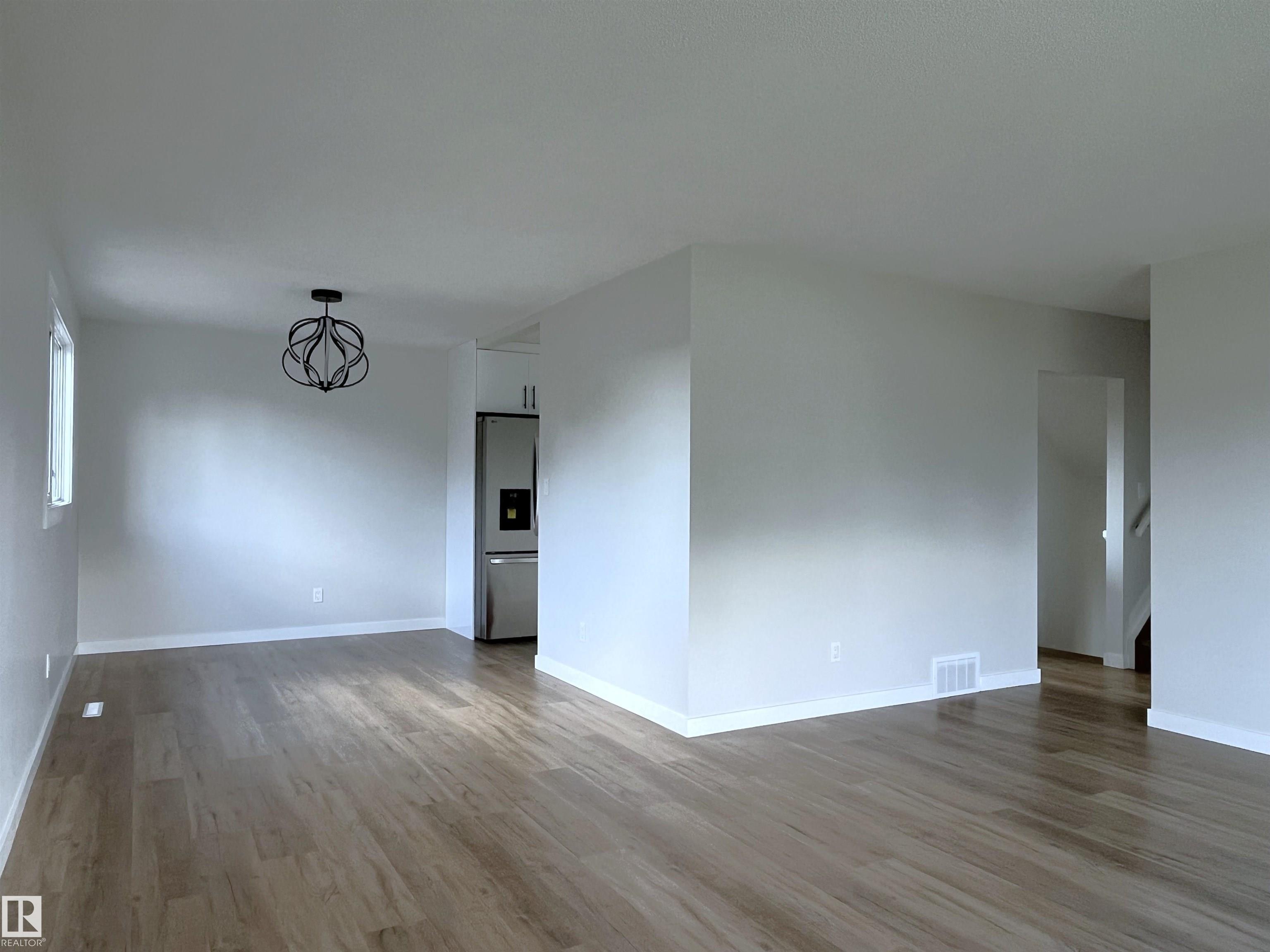 Photo 13 at 9108 169 Street NW, West Meadowlark Park, Edmonton