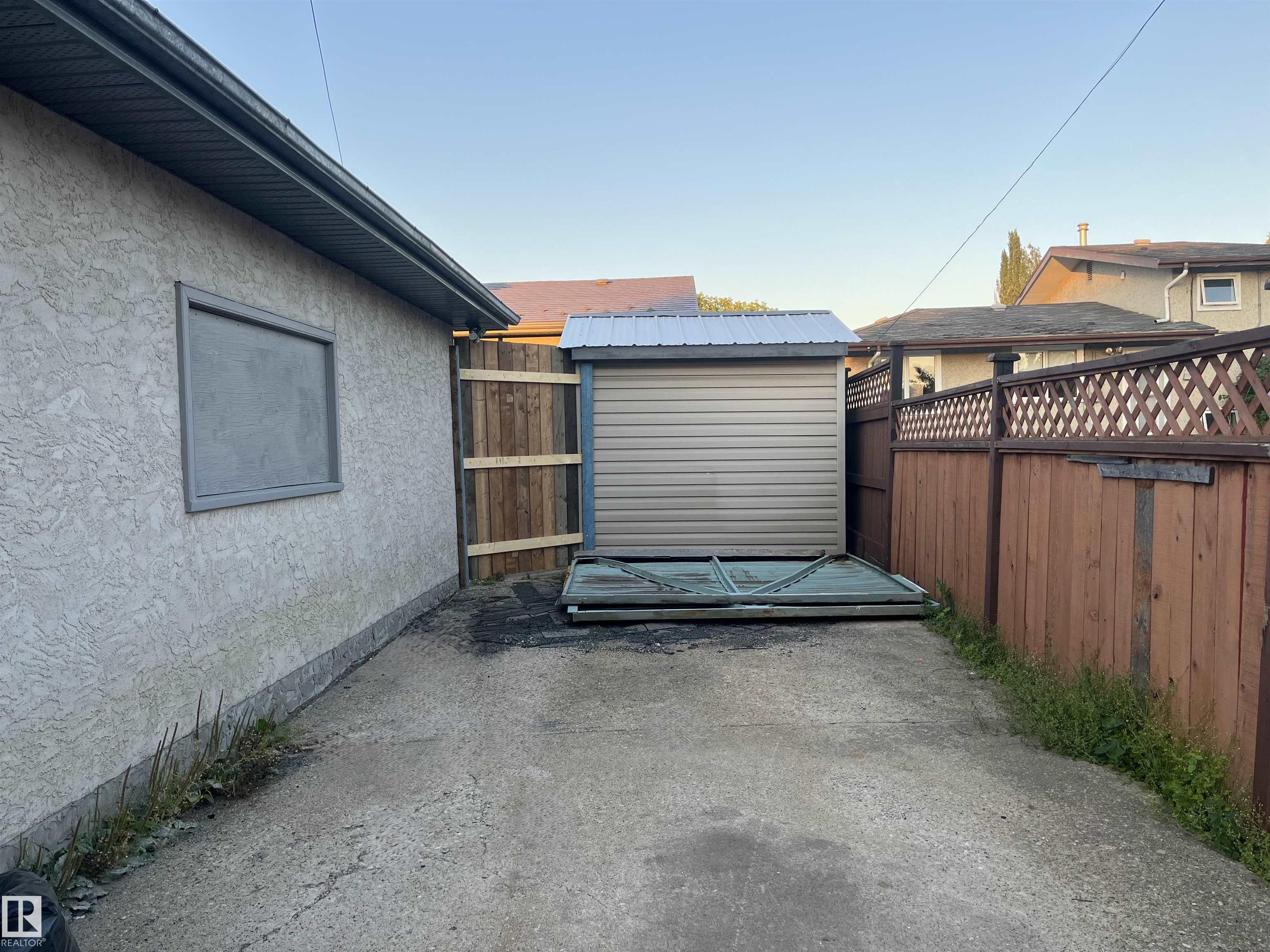 Photo 32 at 9108 169 Street NW, West Meadowlark Park, Edmonton