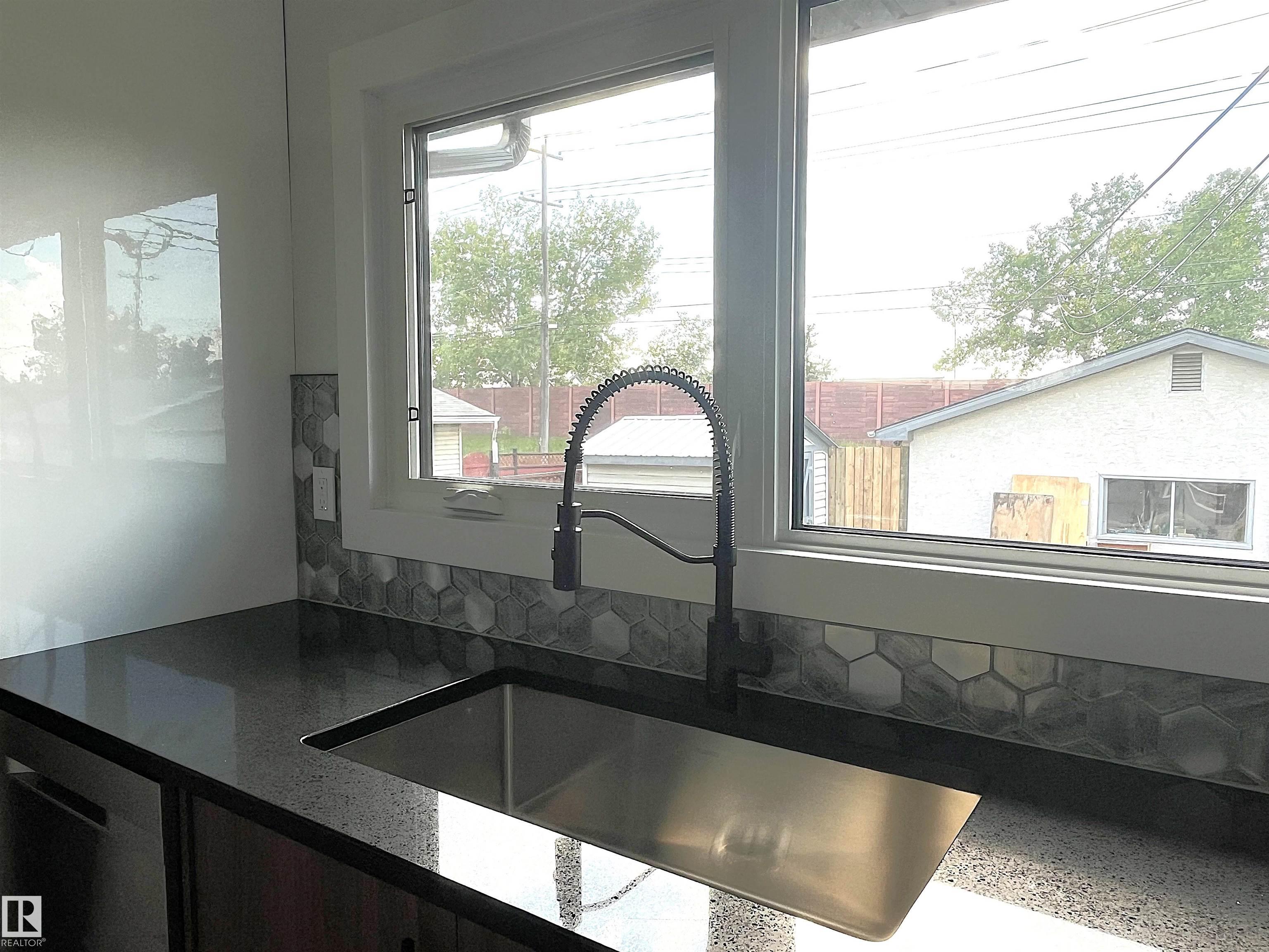 Photo 6 at 9108 169 Street NW, West Meadowlark Park, Edmonton