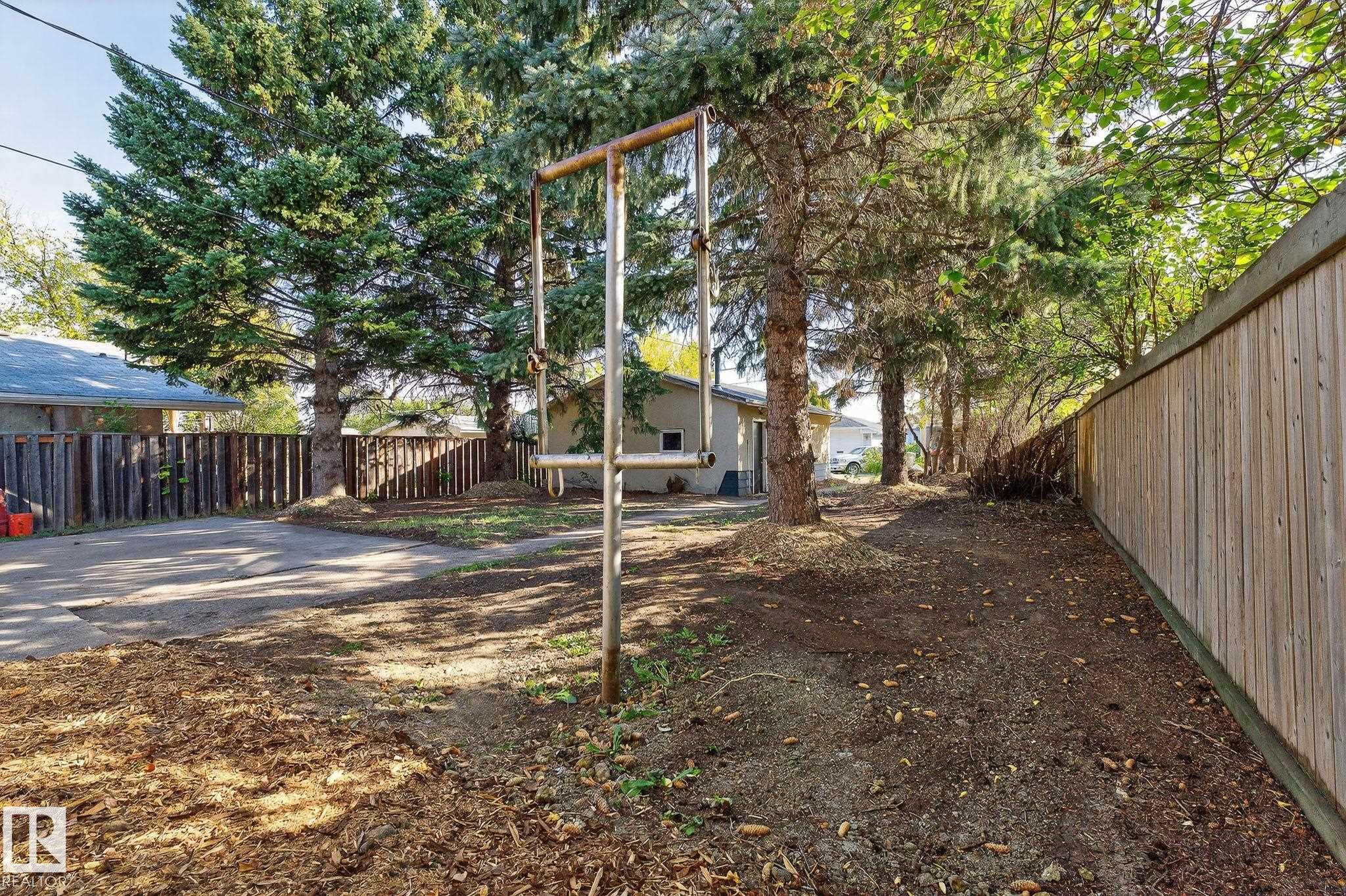 Photo 7 at 5419 48 Street, Woodlands, Stony Plain