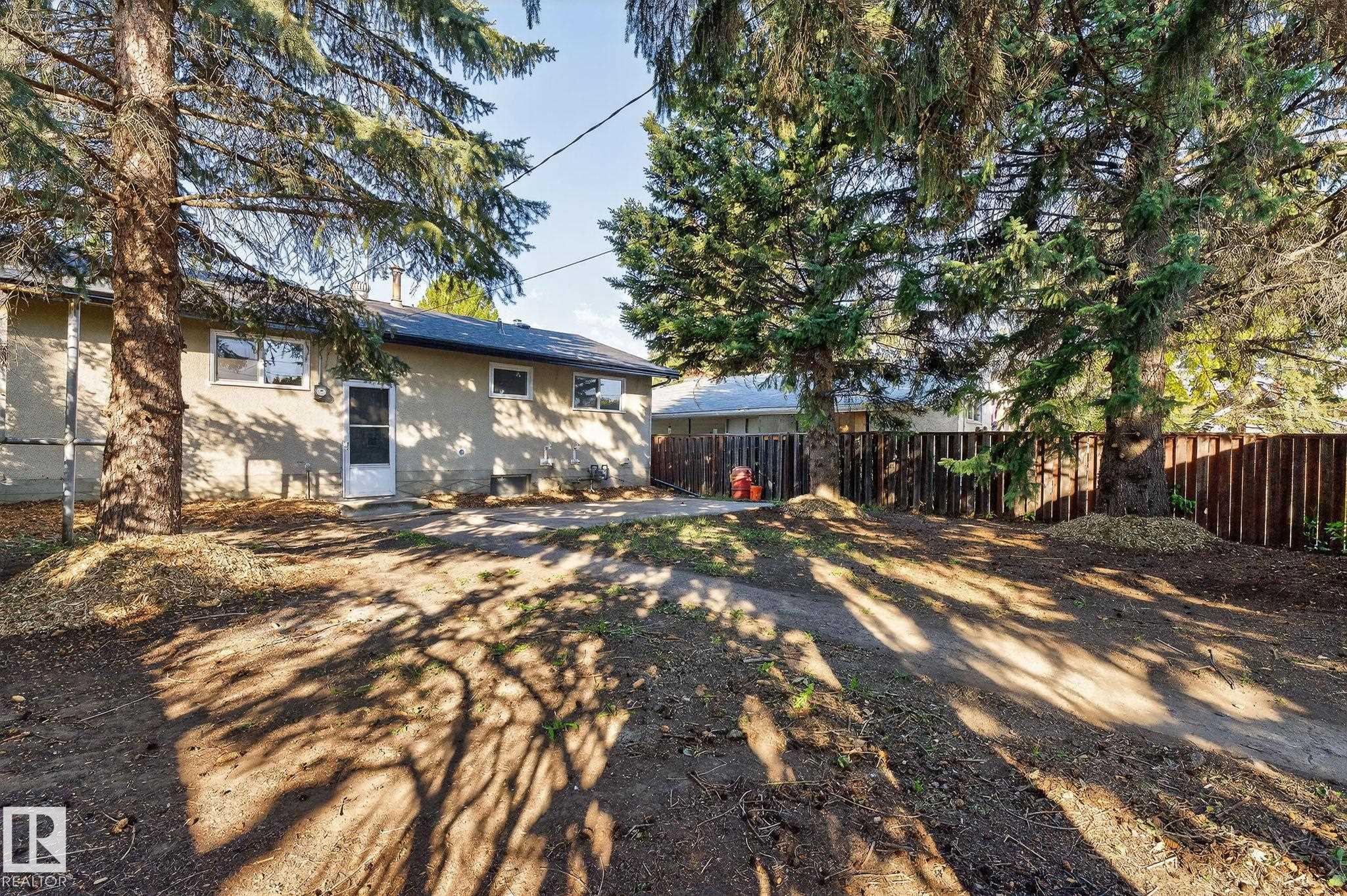 Photo 10 at 5419 48 Street, Woodlands, Stony Plain