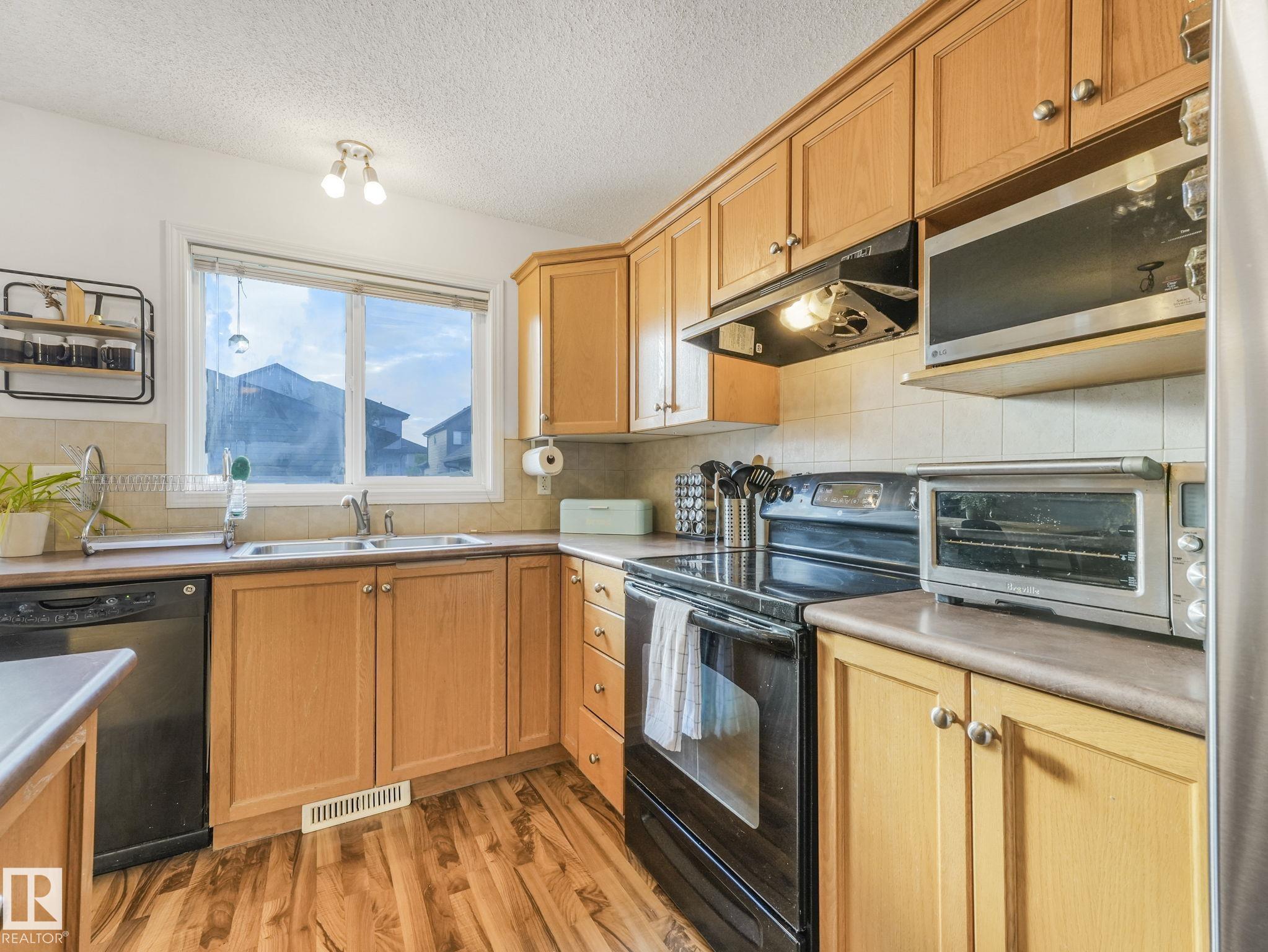 Photo 13 at 1967 119 Street SW, Rutherford, Edmonton