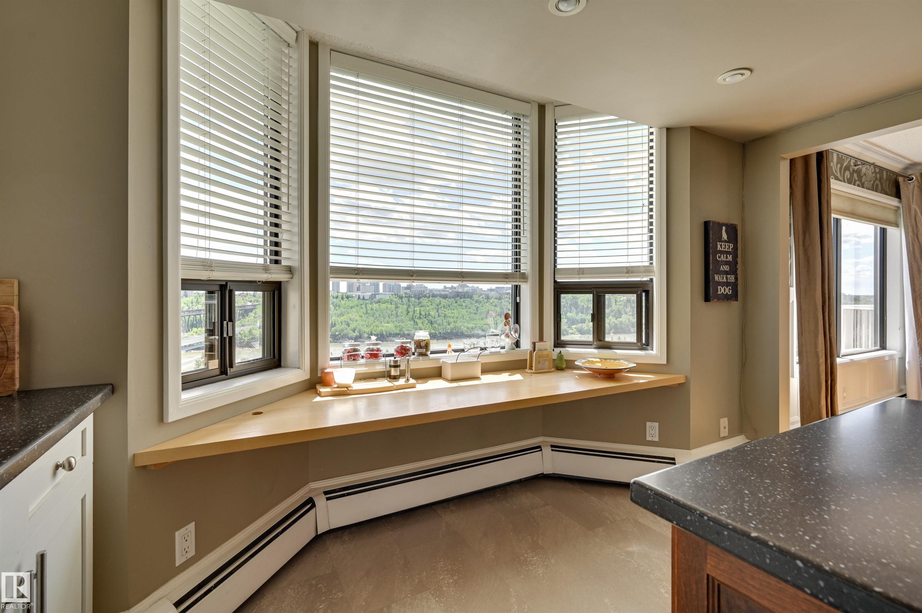 Photo 15 at 10 - 9734 111 Street NW, Wîhkwêntôwin, Edmonton