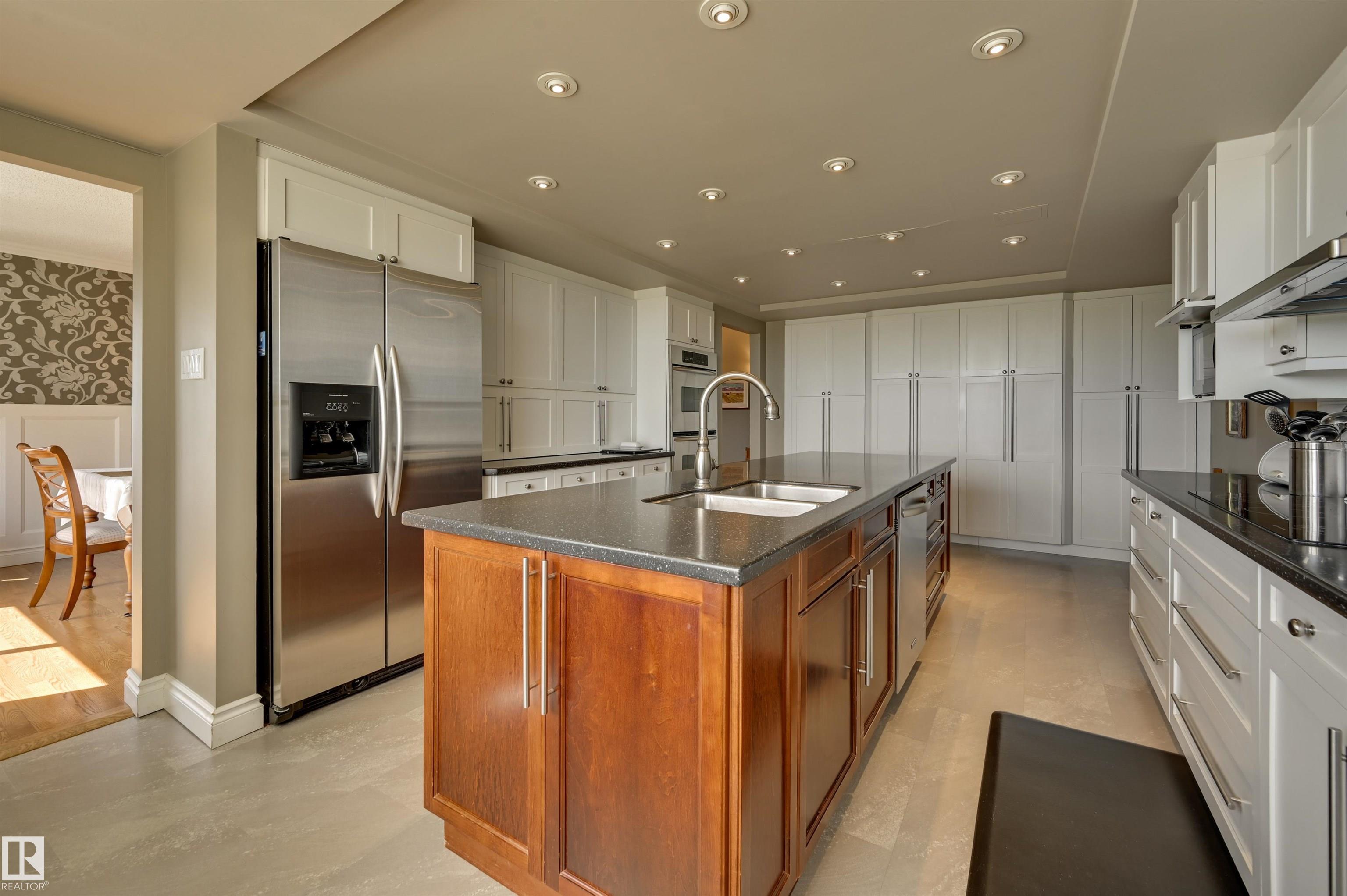 Photo 16 at 10 - 9734 111 Street NW, Wîhkwêntôwin, Edmonton