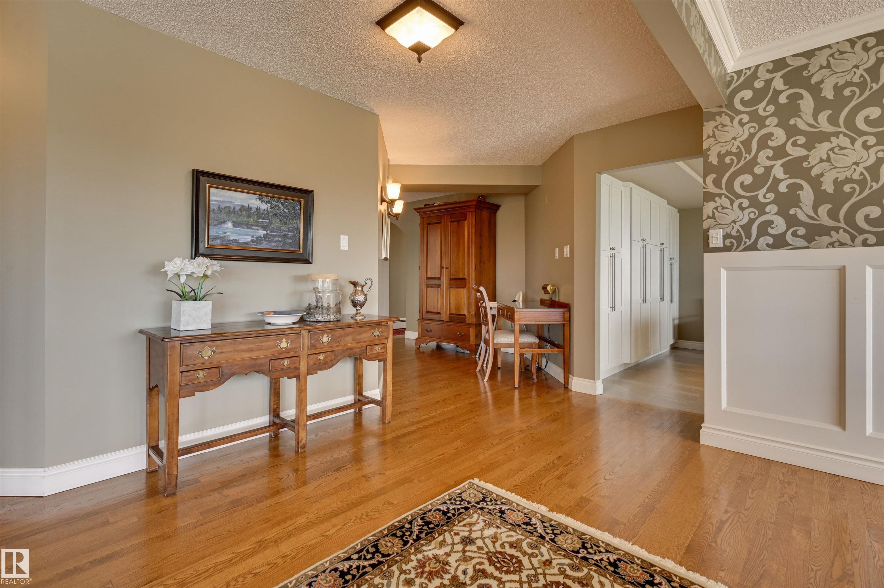 Photo 18 at 10 - 9734 111 Street NW, Wîhkwêntôwin, Edmonton