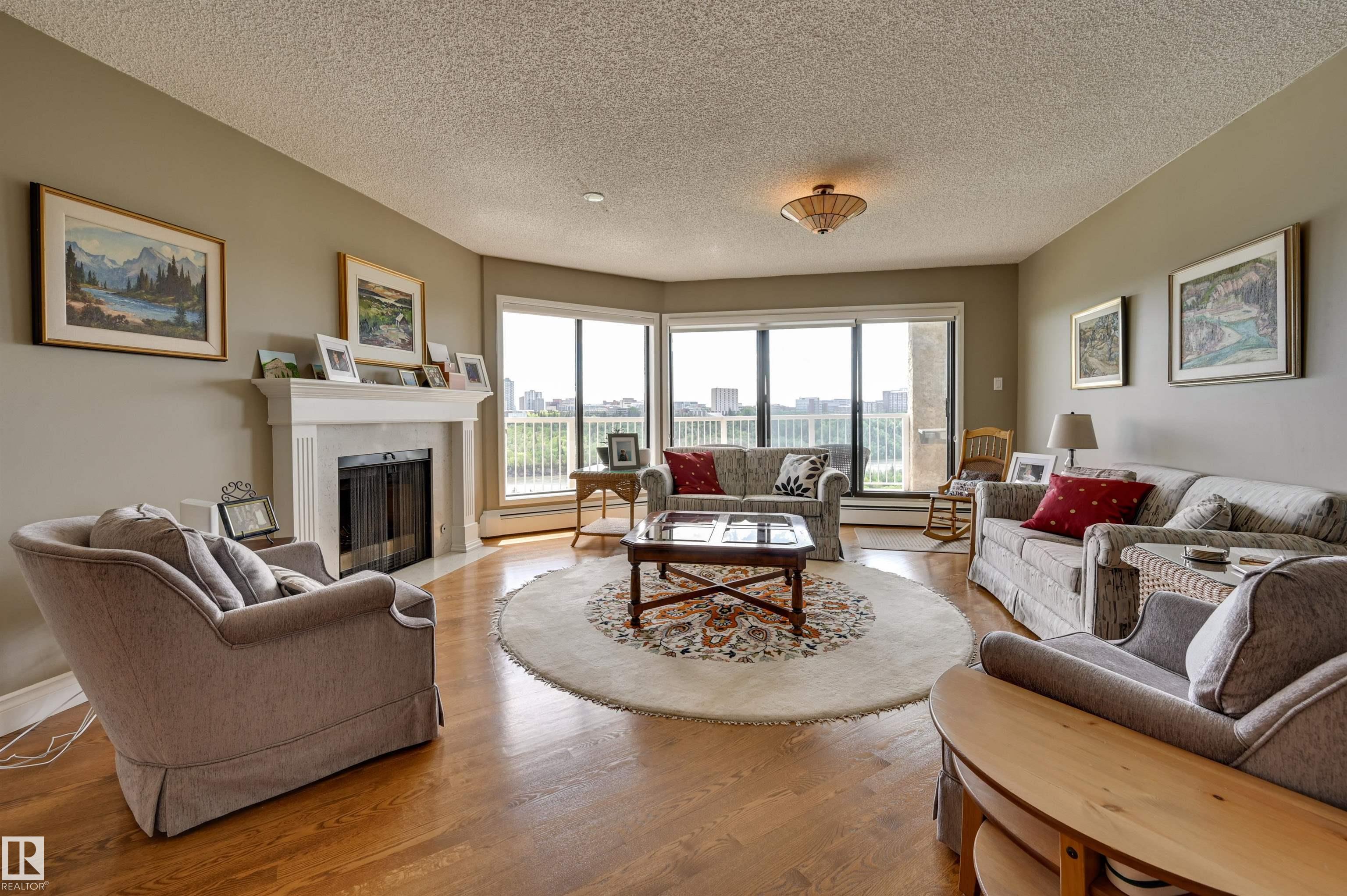Photo 4 at 10 - 9734 111 Street NW, Wîhkwêntôwin, Edmonton