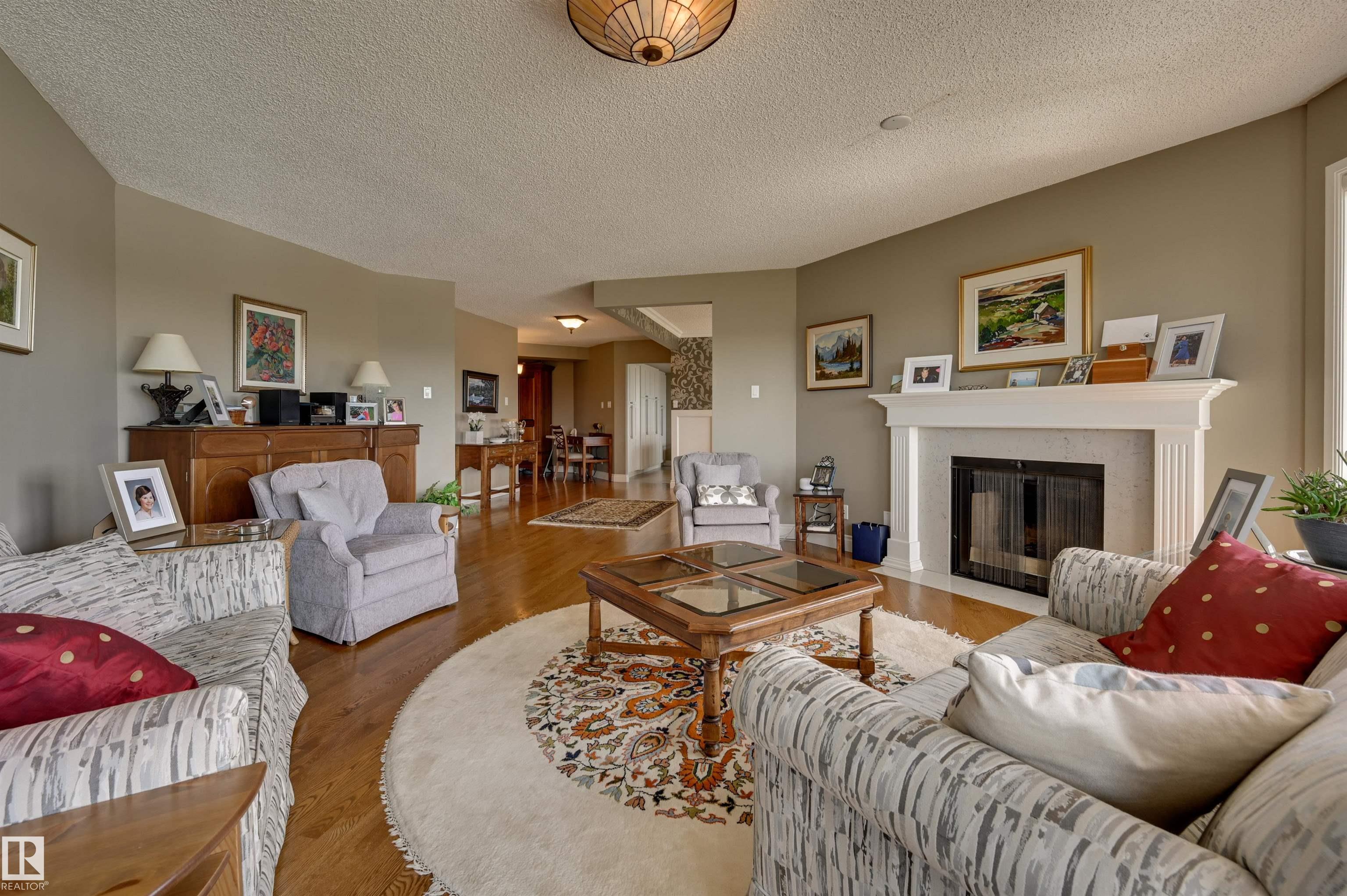 Photo 5 at 10 - 9734 111 Street NW, Wîhkwêntôwin, Edmonton