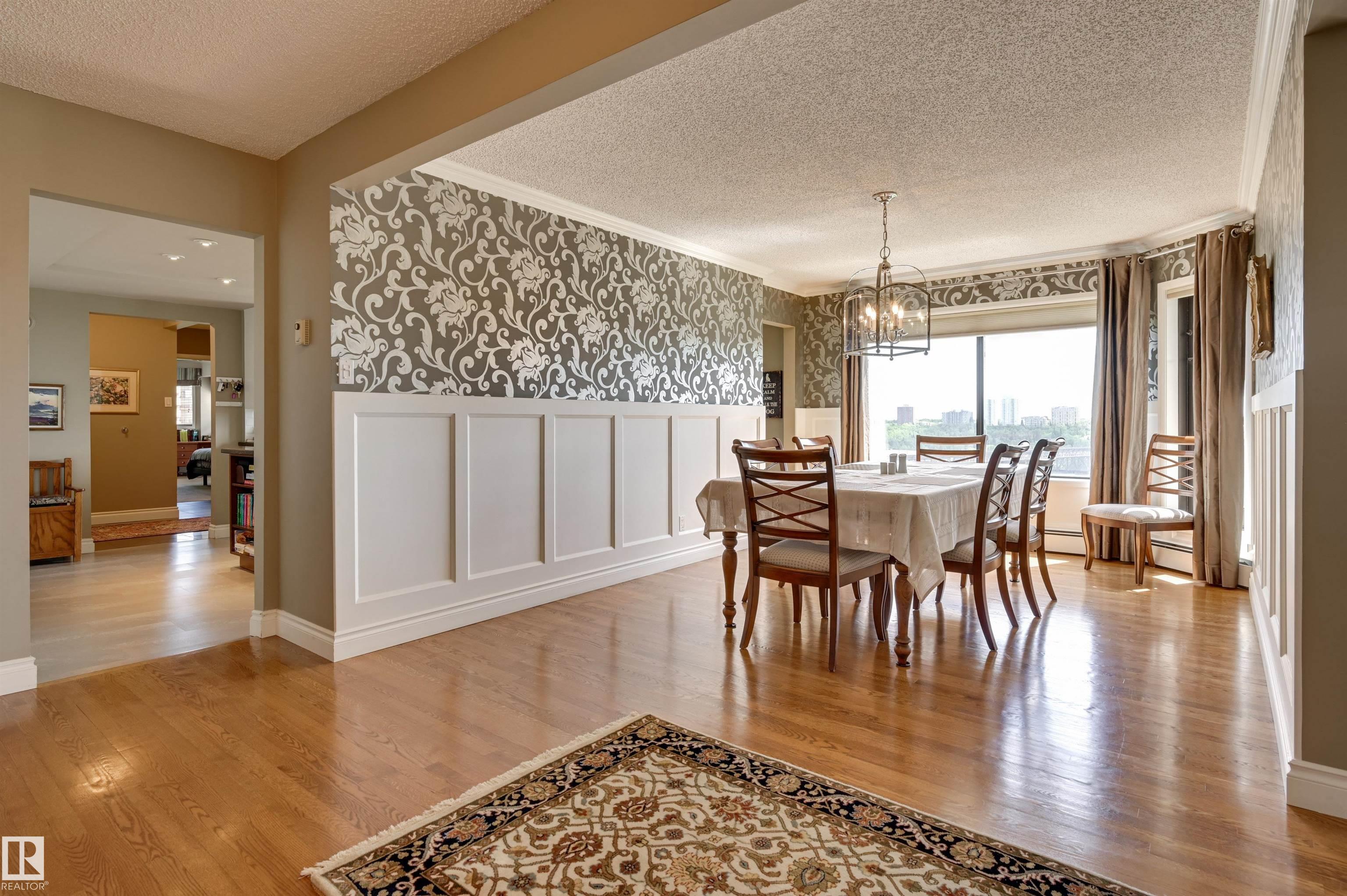Photo 7 at 10 - 9734 111 Street NW, Wîhkwêntôwin, Edmonton