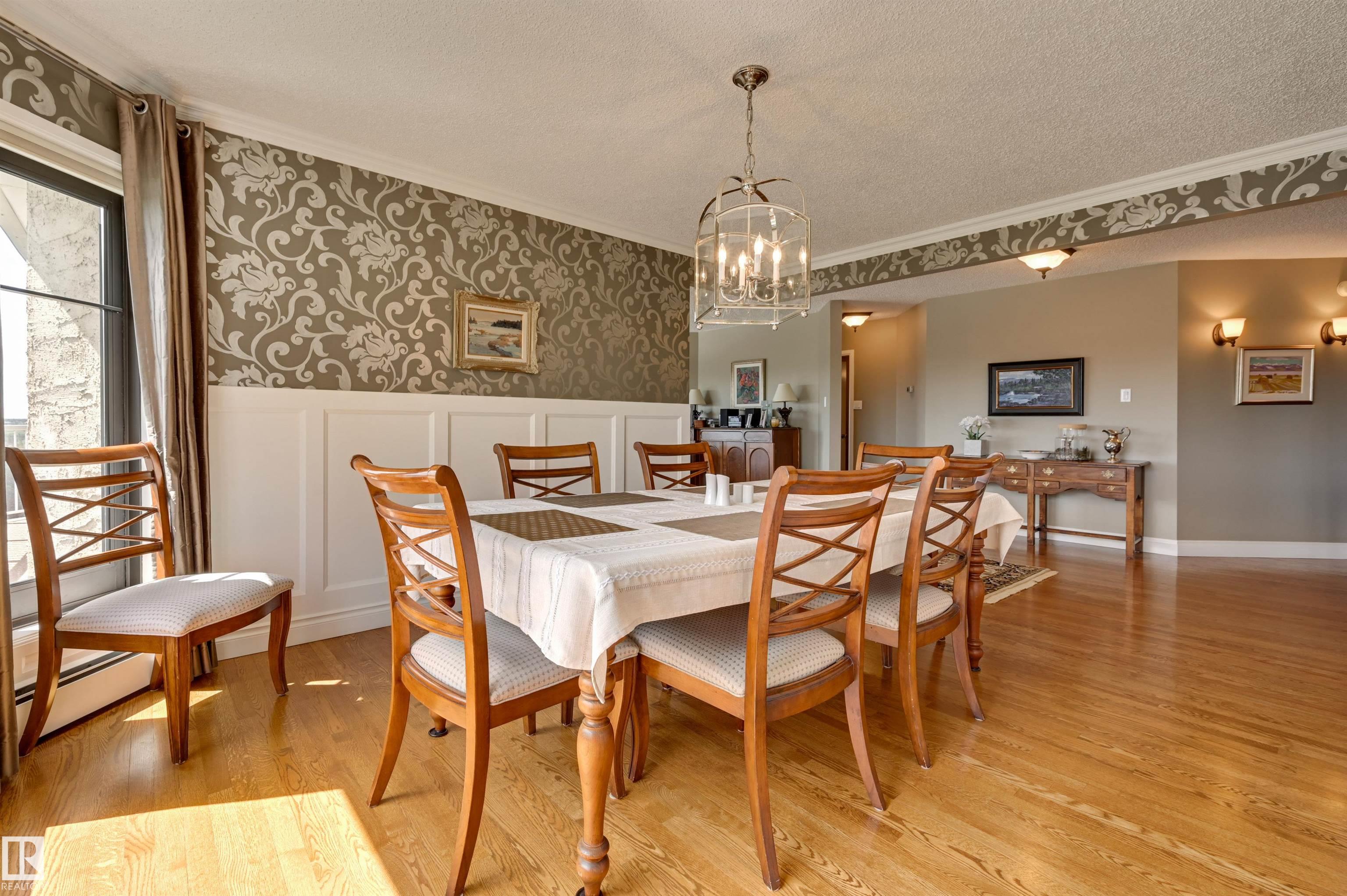 Photo 9 at 10 - 9734 111 Street NW, Wîhkwêntôwin, Edmonton