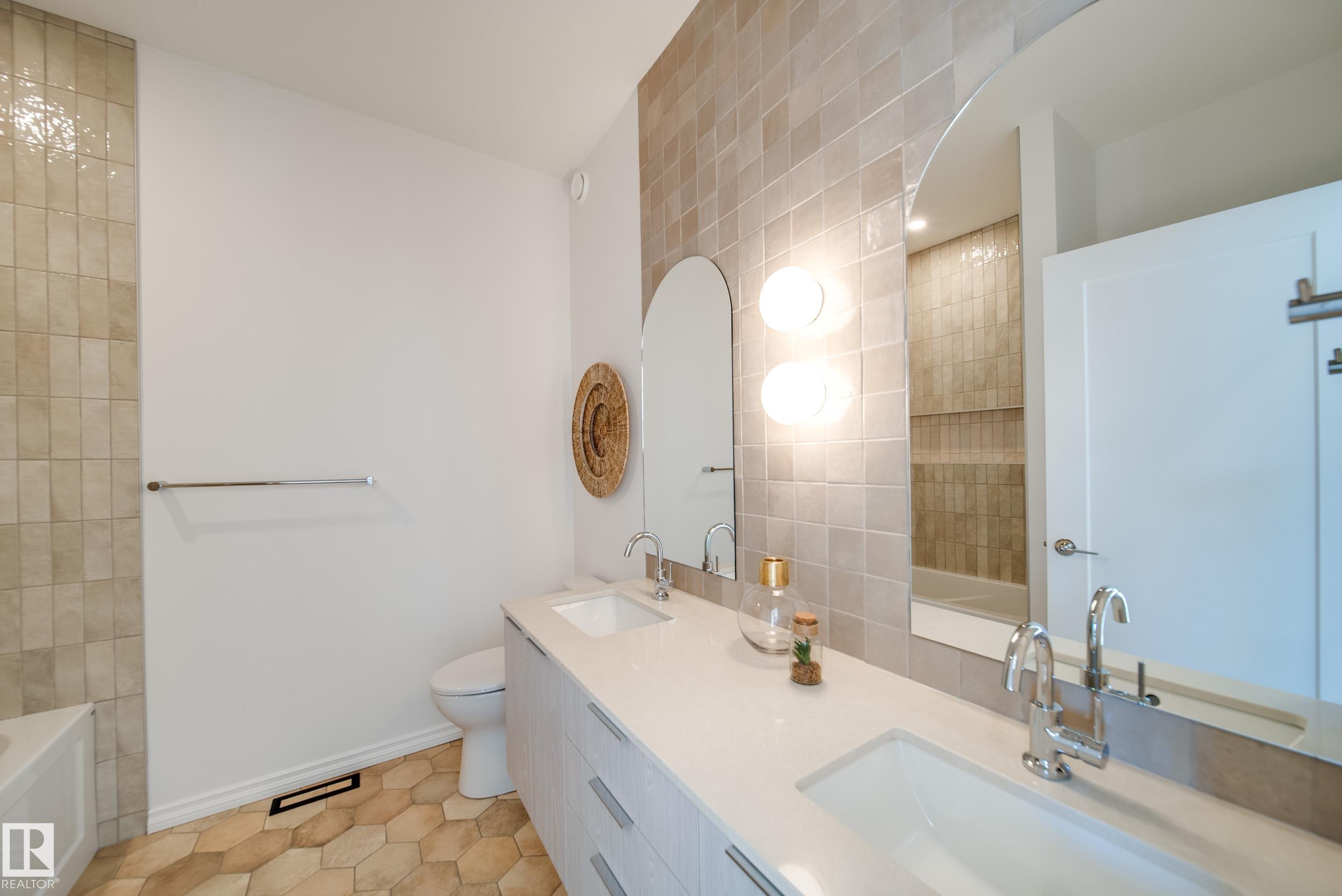 Photo 28 at 7540 80 Avenue NW, King Edward Park, Edmonton