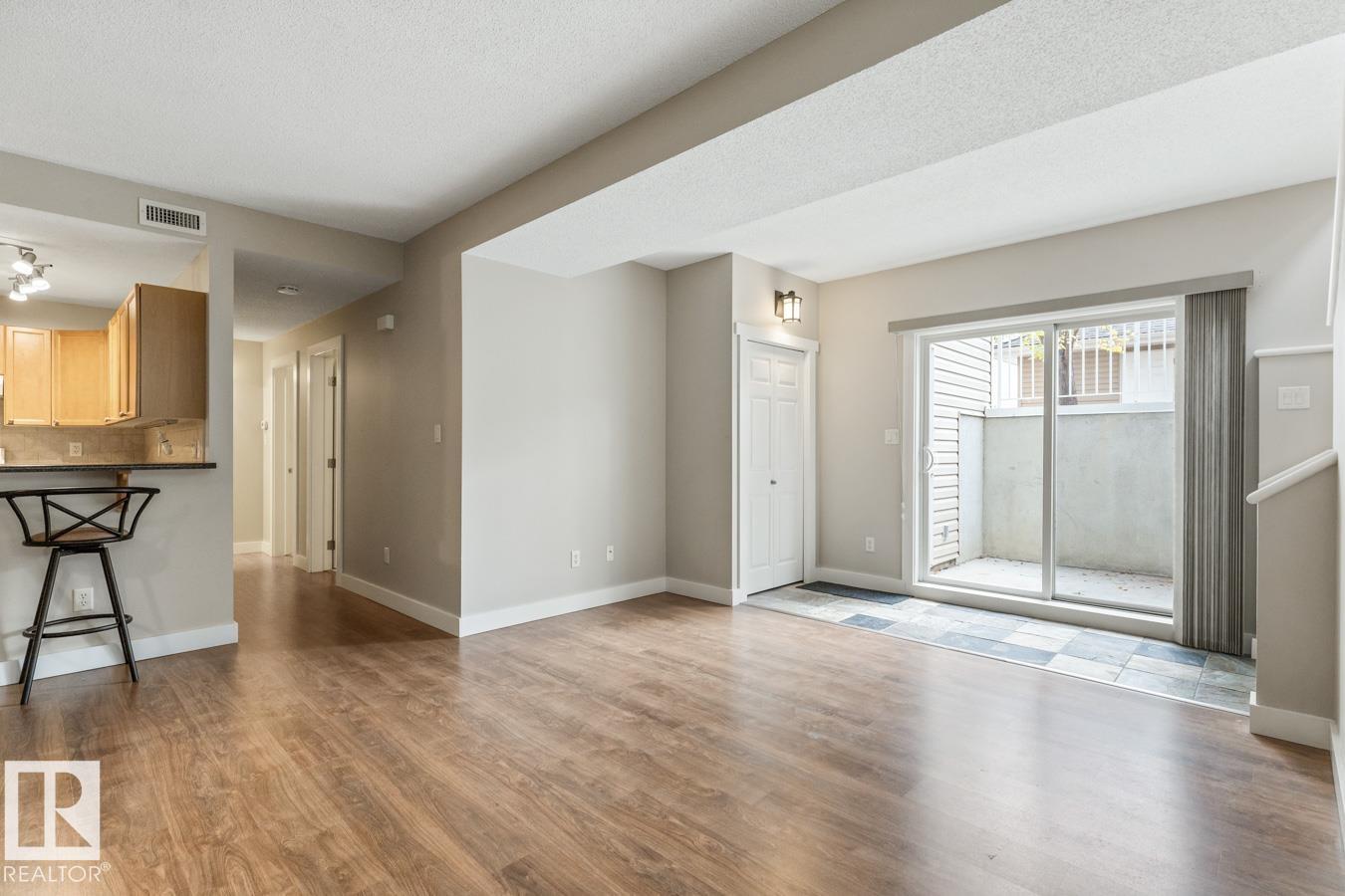 Photo 7 at 508 - 164 Bridgeport Boulevard, Bridgeport, Leduc