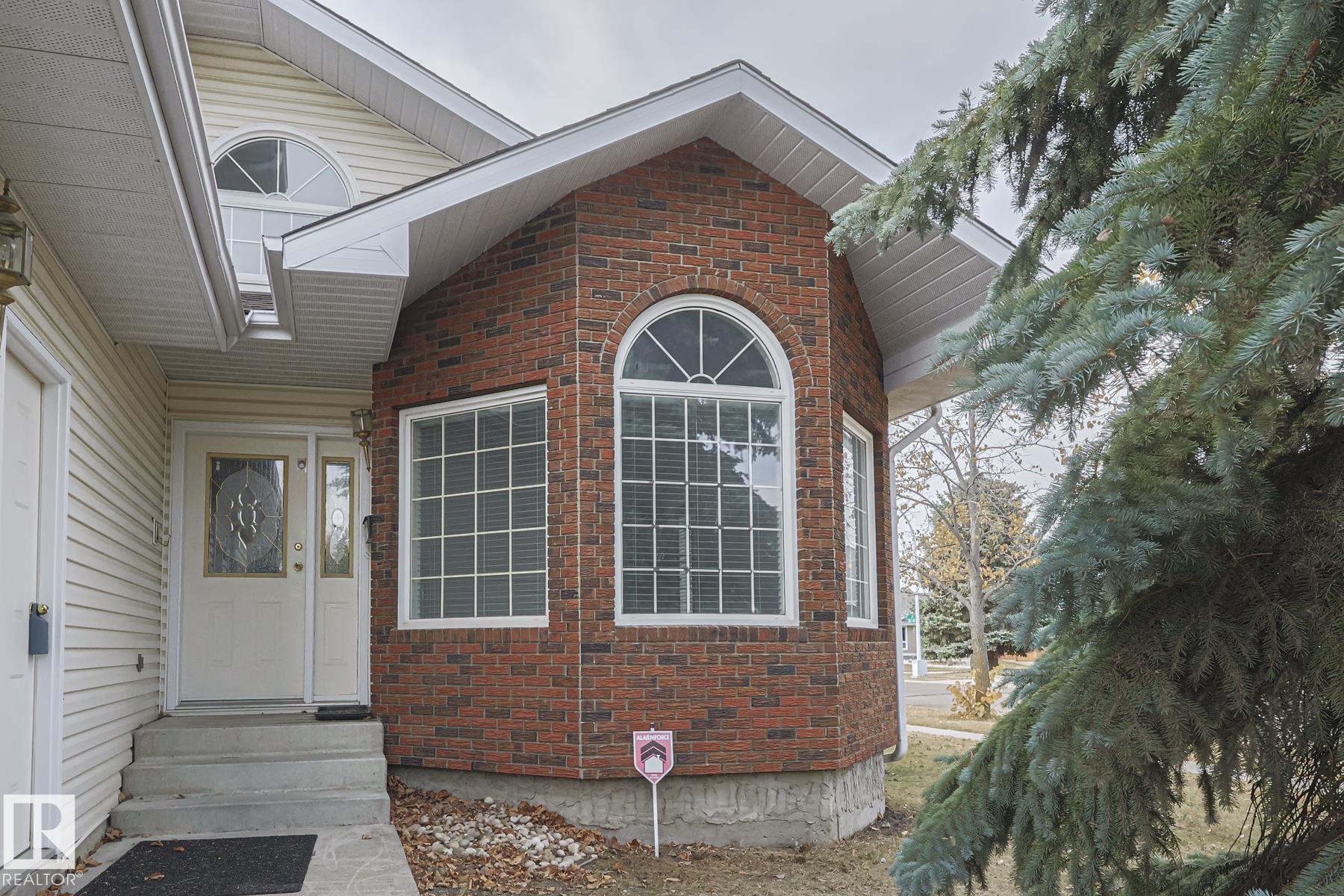 Photo 2 at 4631 43 Avenue NW, Jackson Heights, Edmonton