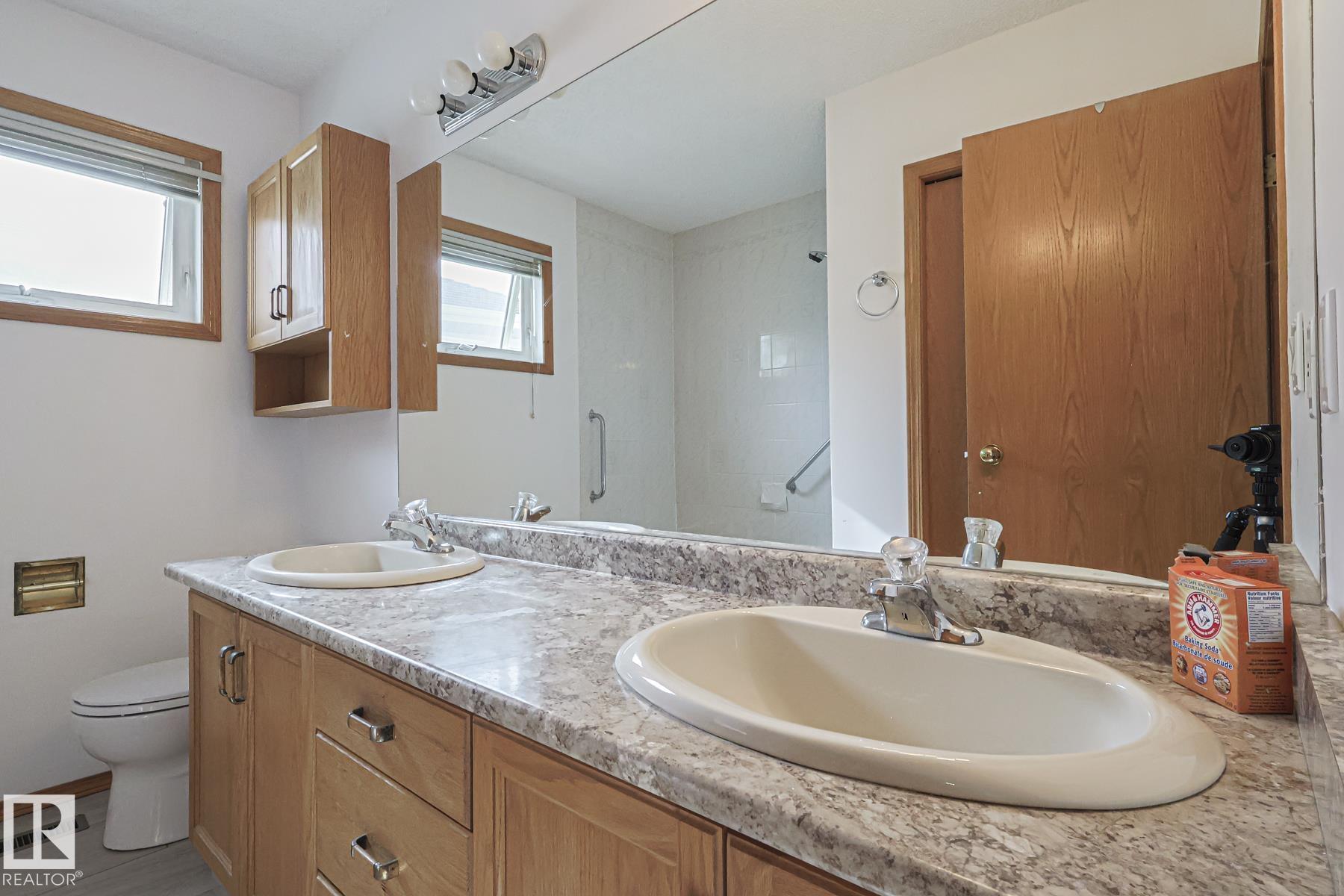 Photo 32 at 4631 43 Avenue NW, Jackson Heights, Edmonton