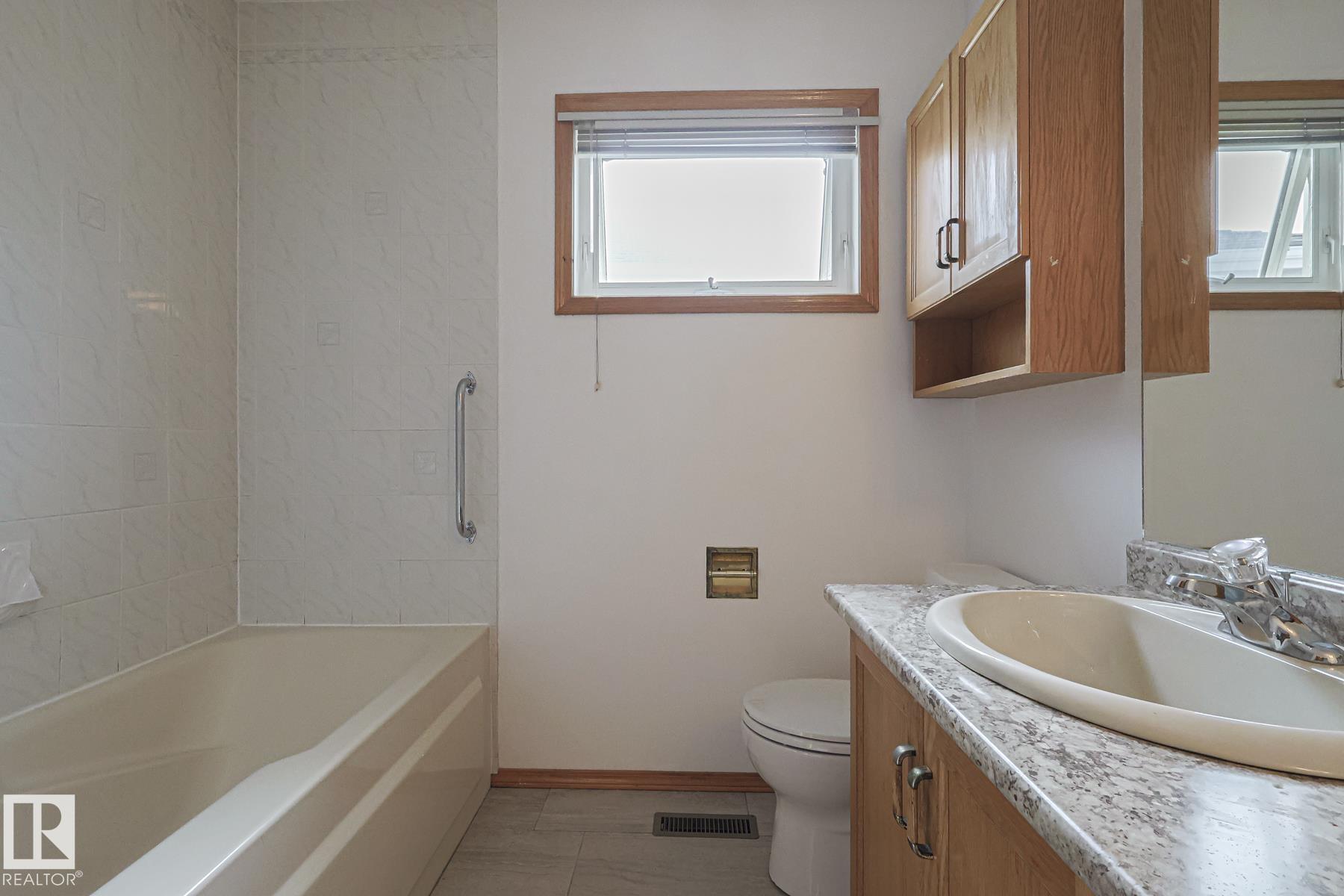 Photo 33 at 4631 43 Avenue NW, Jackson Heights, Edmonton