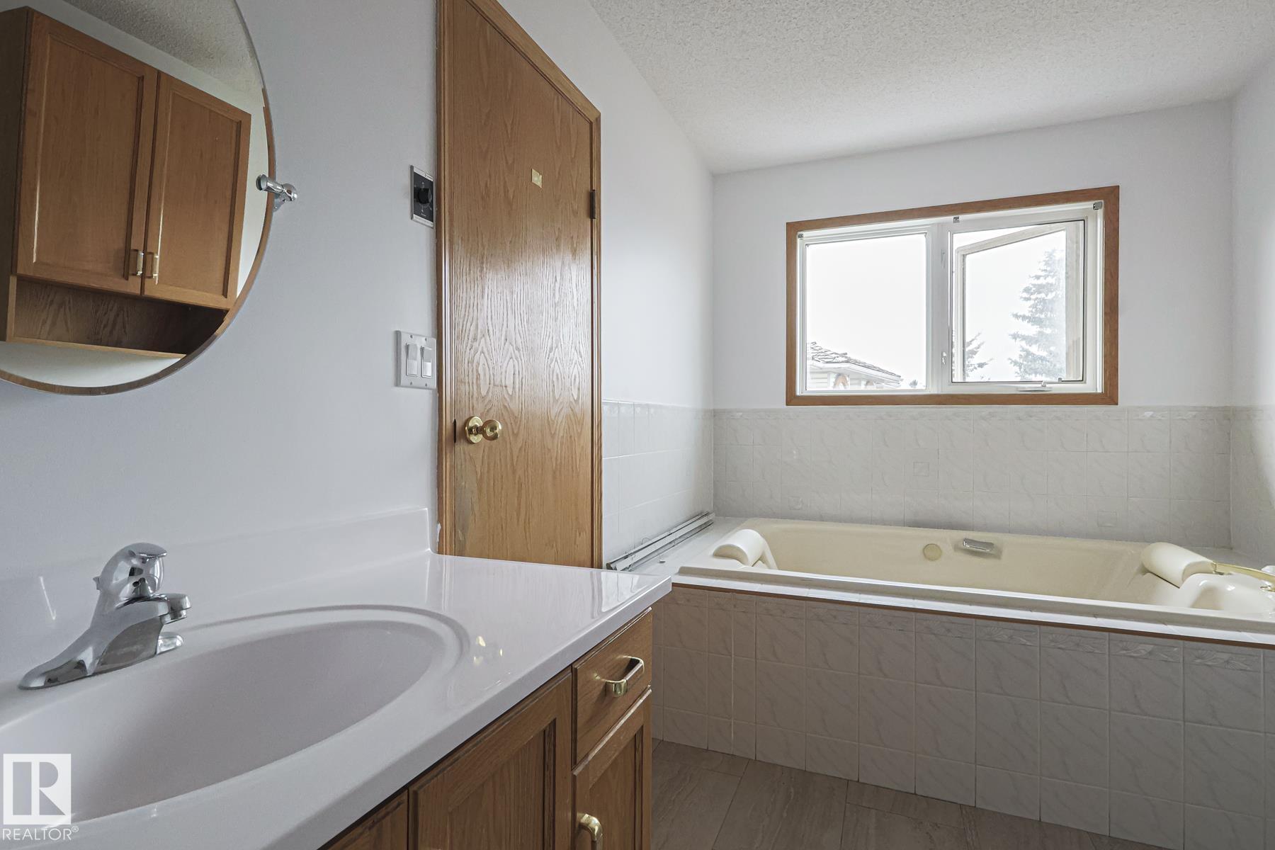 Photo 42 at 4631 43 Avenue NW, Jackson Heights, Edmonton